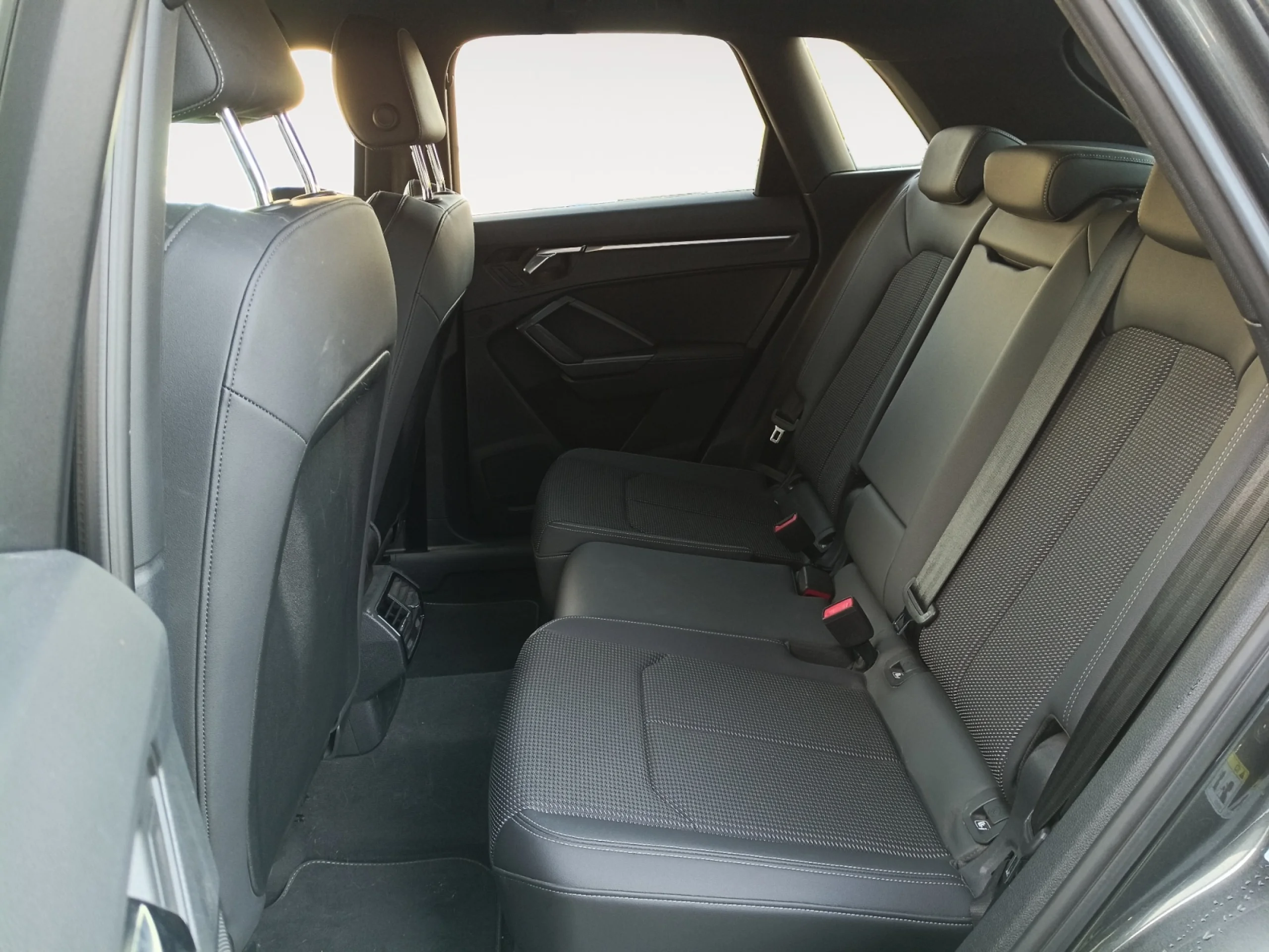 AUDI Q3 BLACK LINE 35 TDI 110KW (150CV) S TRONIC - Foto 6