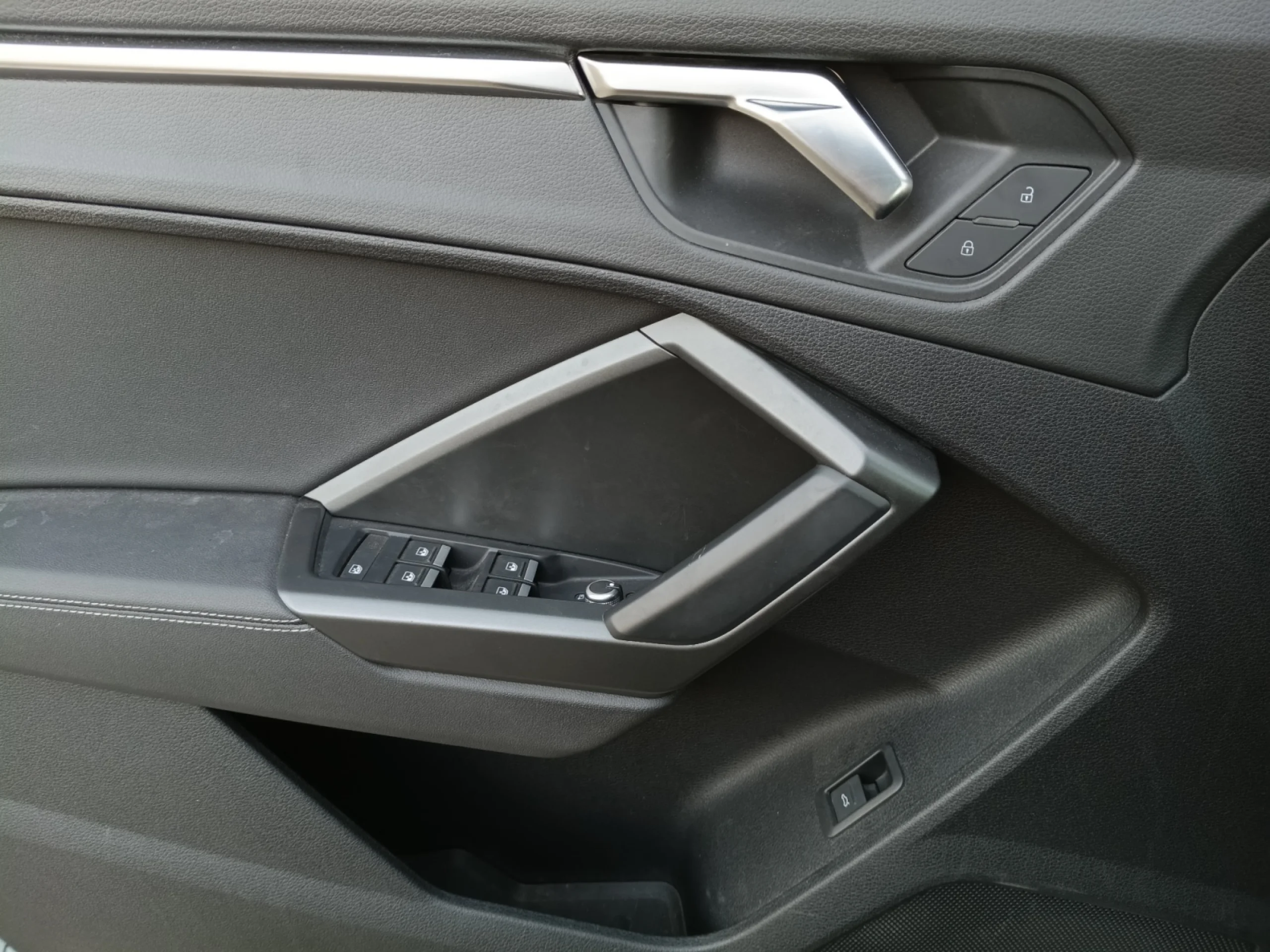 AUDI Q3 BLACK LINE 35 TDI 110KW (150CV) S TRONIC - Foto 13