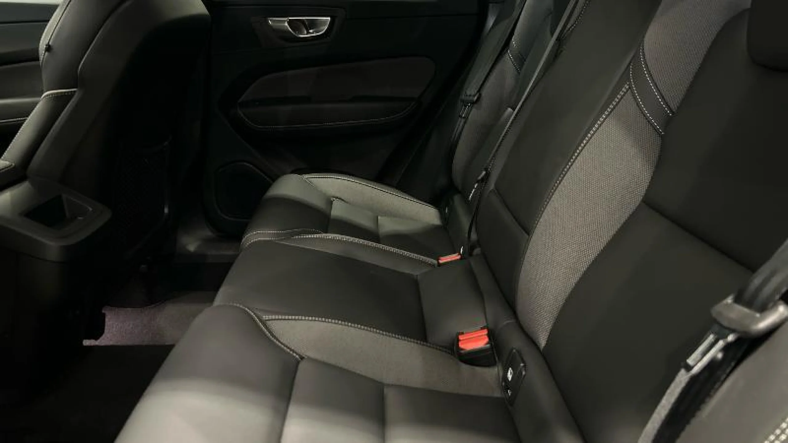 VOLVO XC60 2.0 B4 D PLUS DARK AUTO - Foto 10