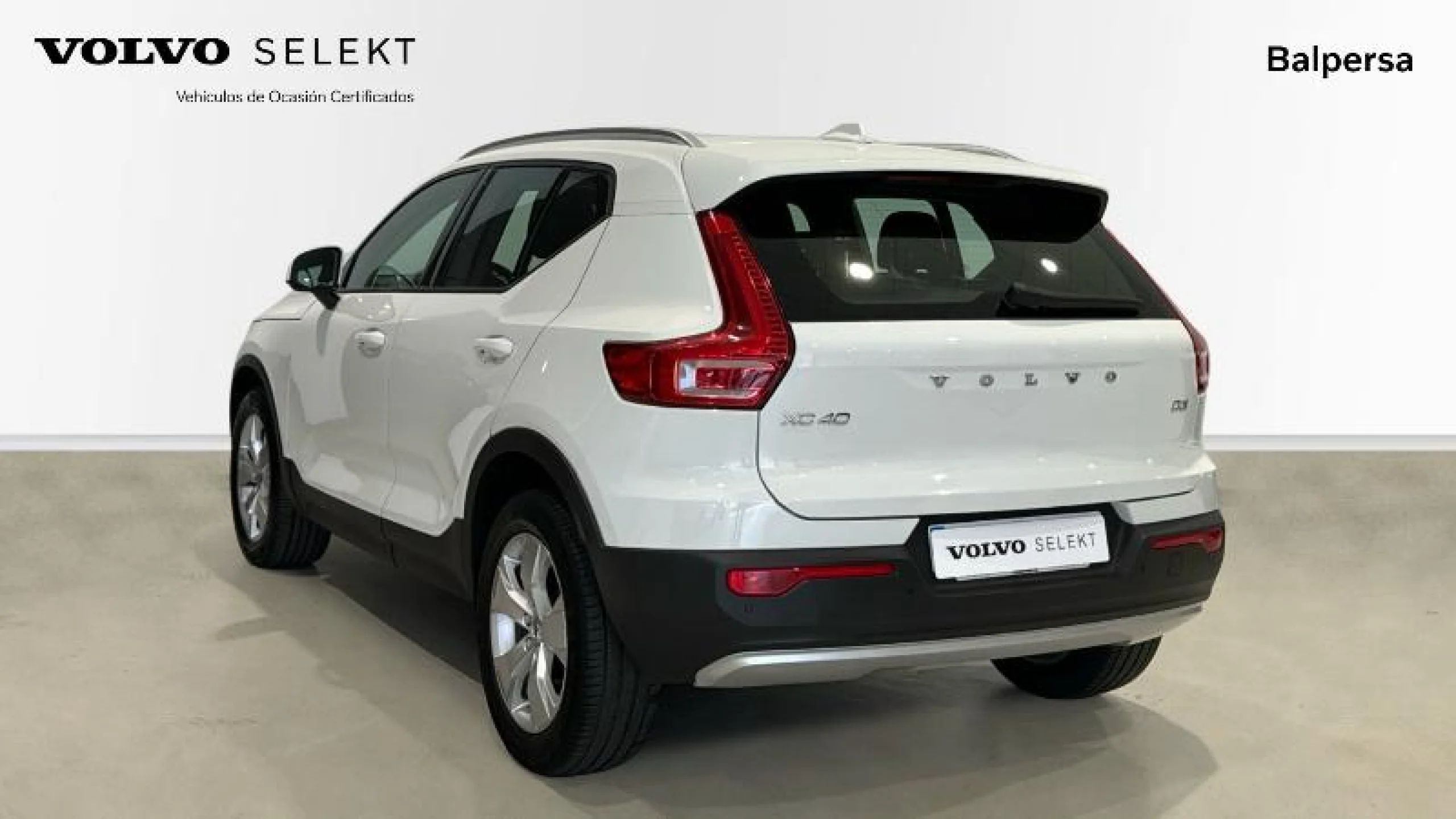 VOLVO XC40 2.0 D3 MOMENTUM - Foto 2