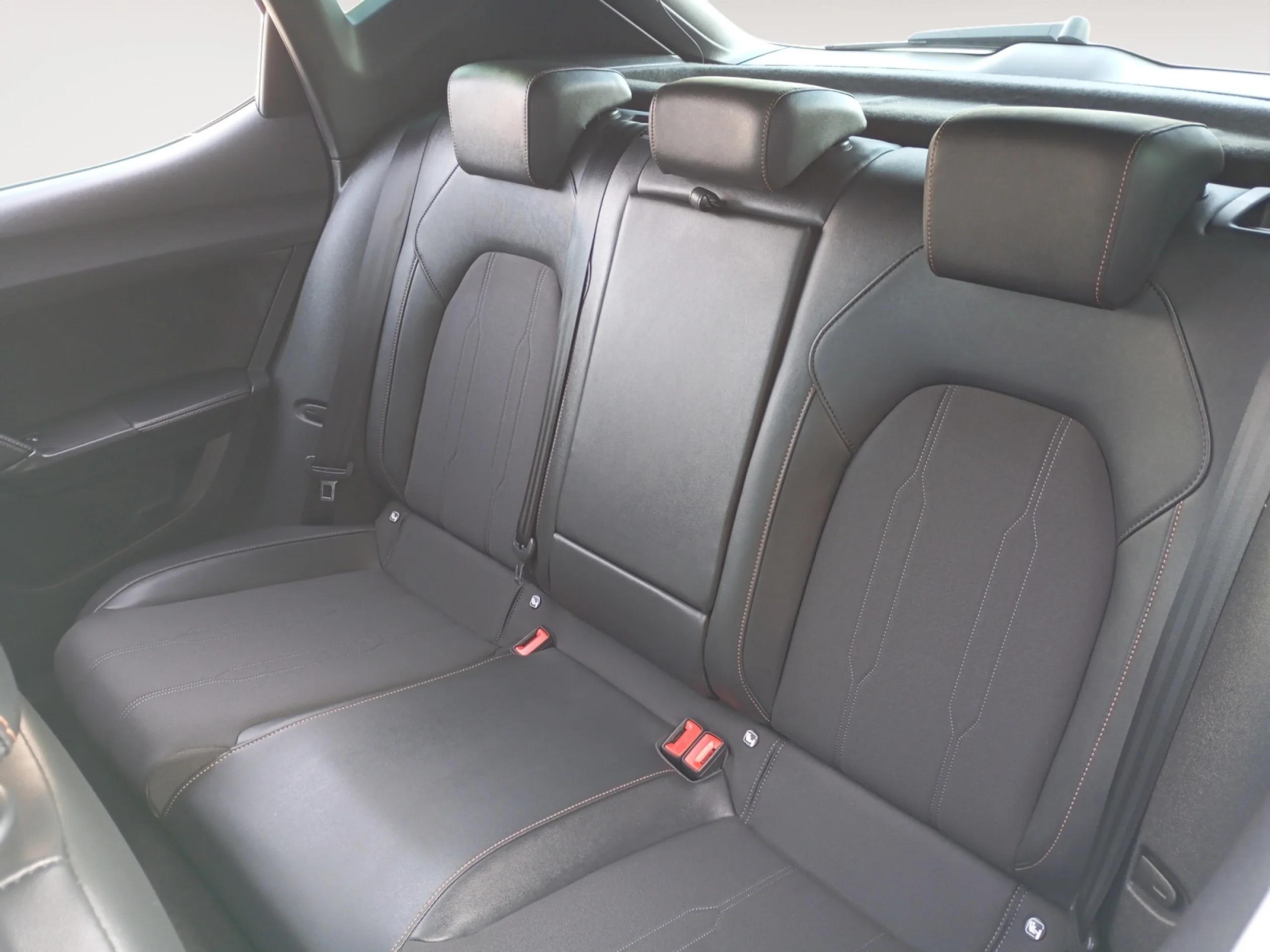 CUPRA LEON 1.5 ETSI 110KW (150CV) DSG TECH EDITION - Foto 6