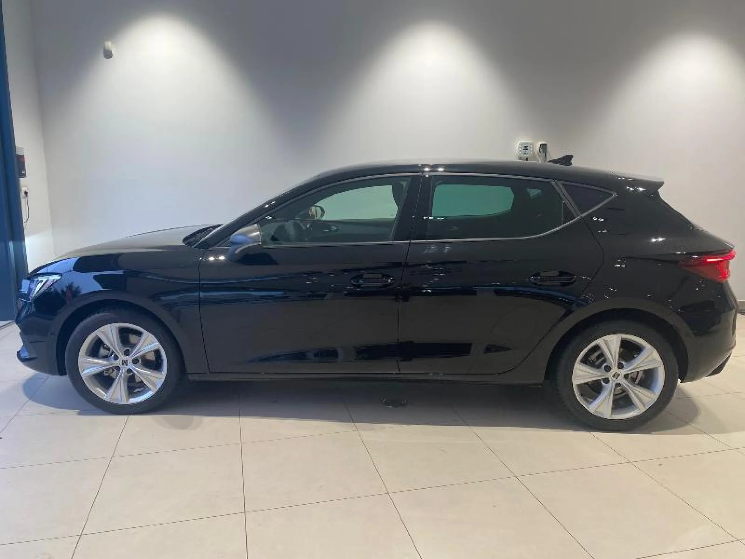 SEAT NUEVO LEON 1.5 ETSI 110KW DSG S&S FR SPECIAL ED - Foto 2