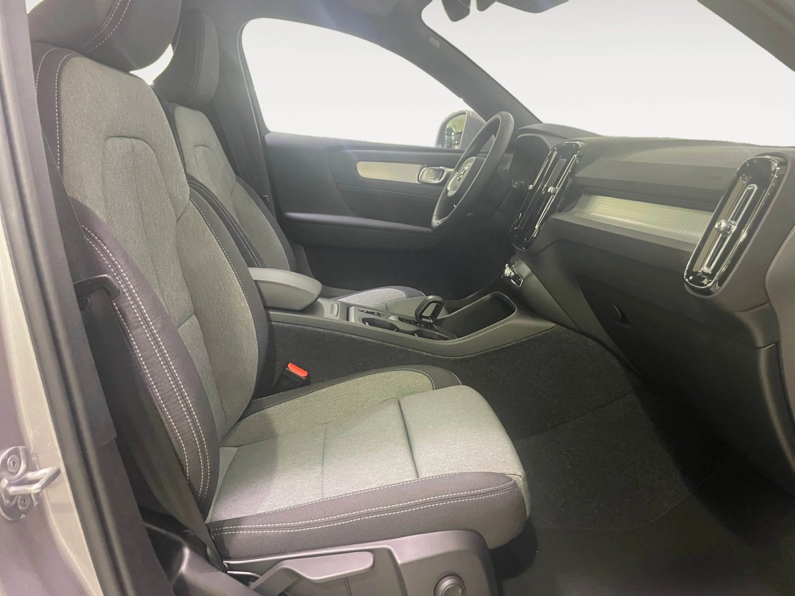 VOLVO XC40 2.0 B3 G CORE AUTO - Foto 5