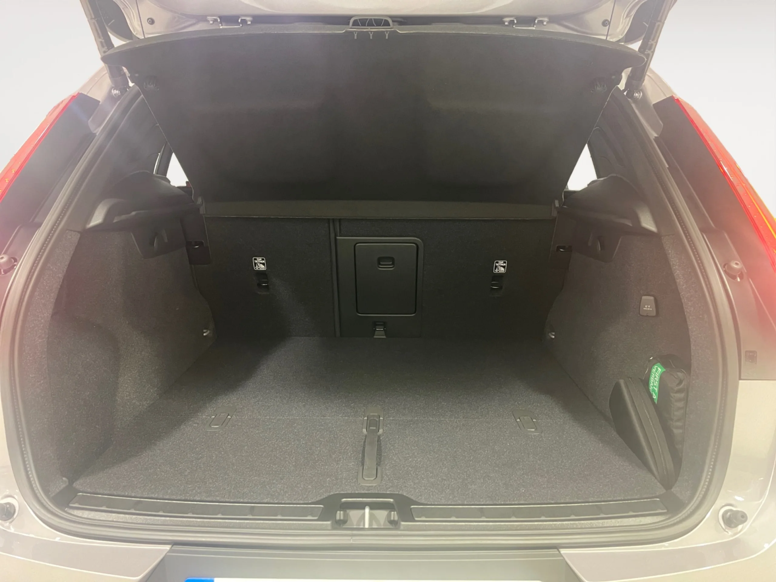 VOLVO XC40 2.0 B3 G CORE AUTO - Foto 8