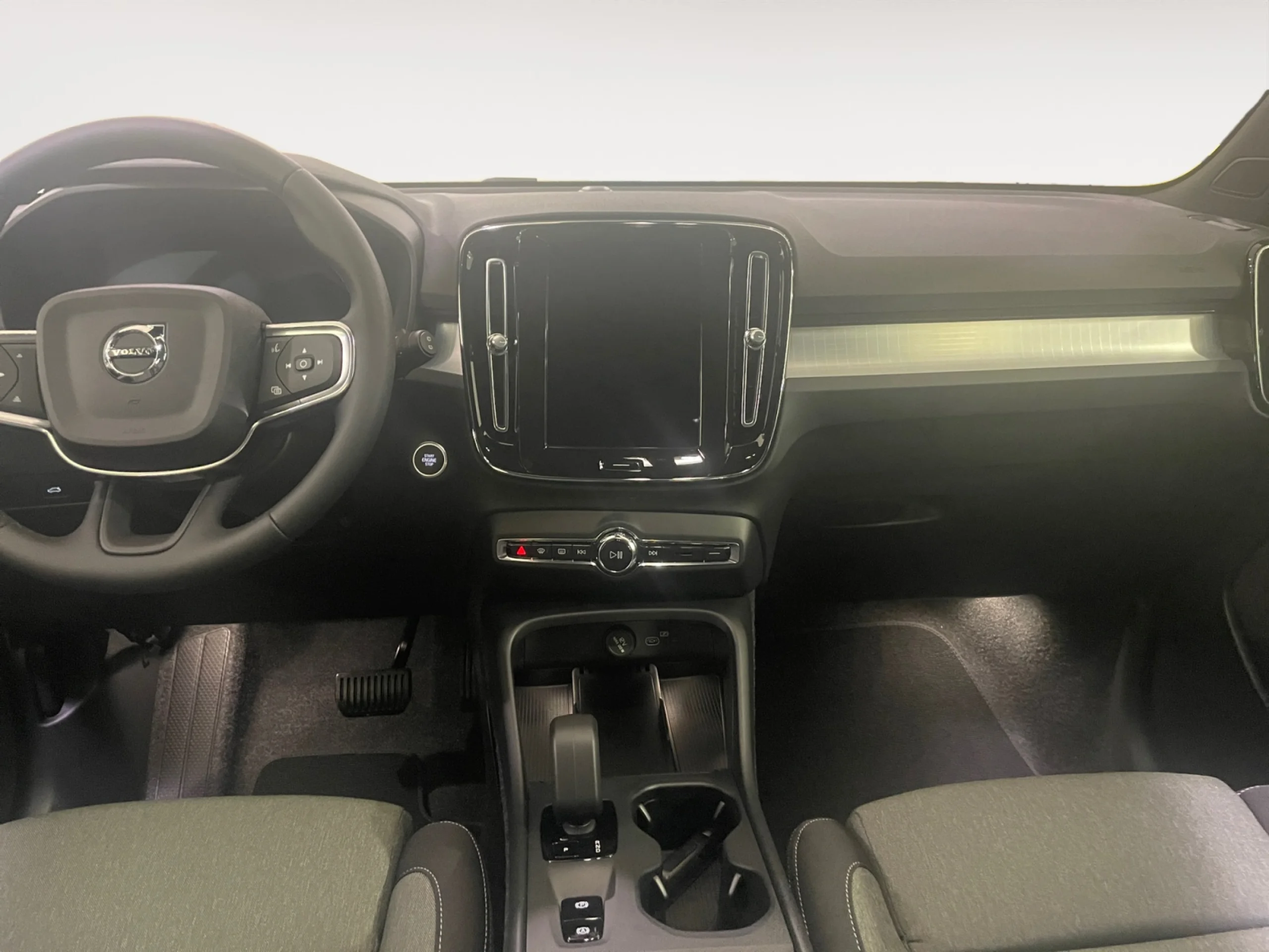 VOLVO XC40 2.0 B3 G CORE AUTO - Foto 11