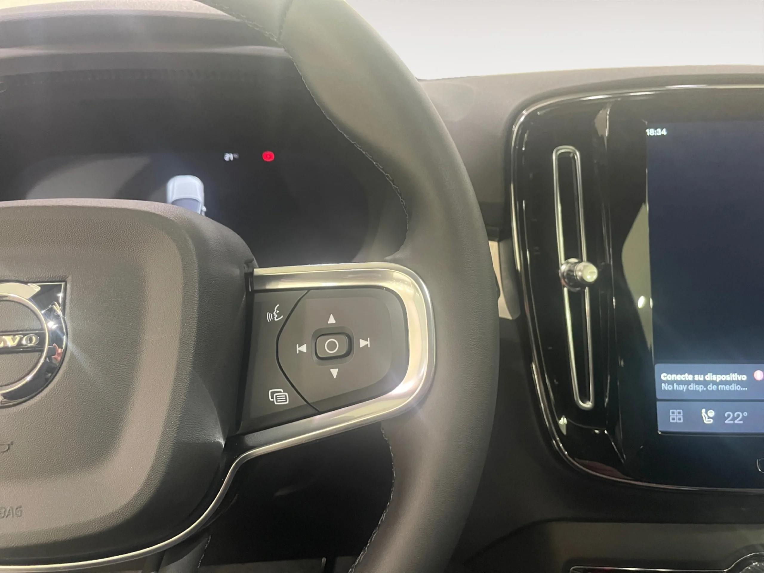 VOLVO XC40 2.0 B3 G CORE AUTO - Foto 13
