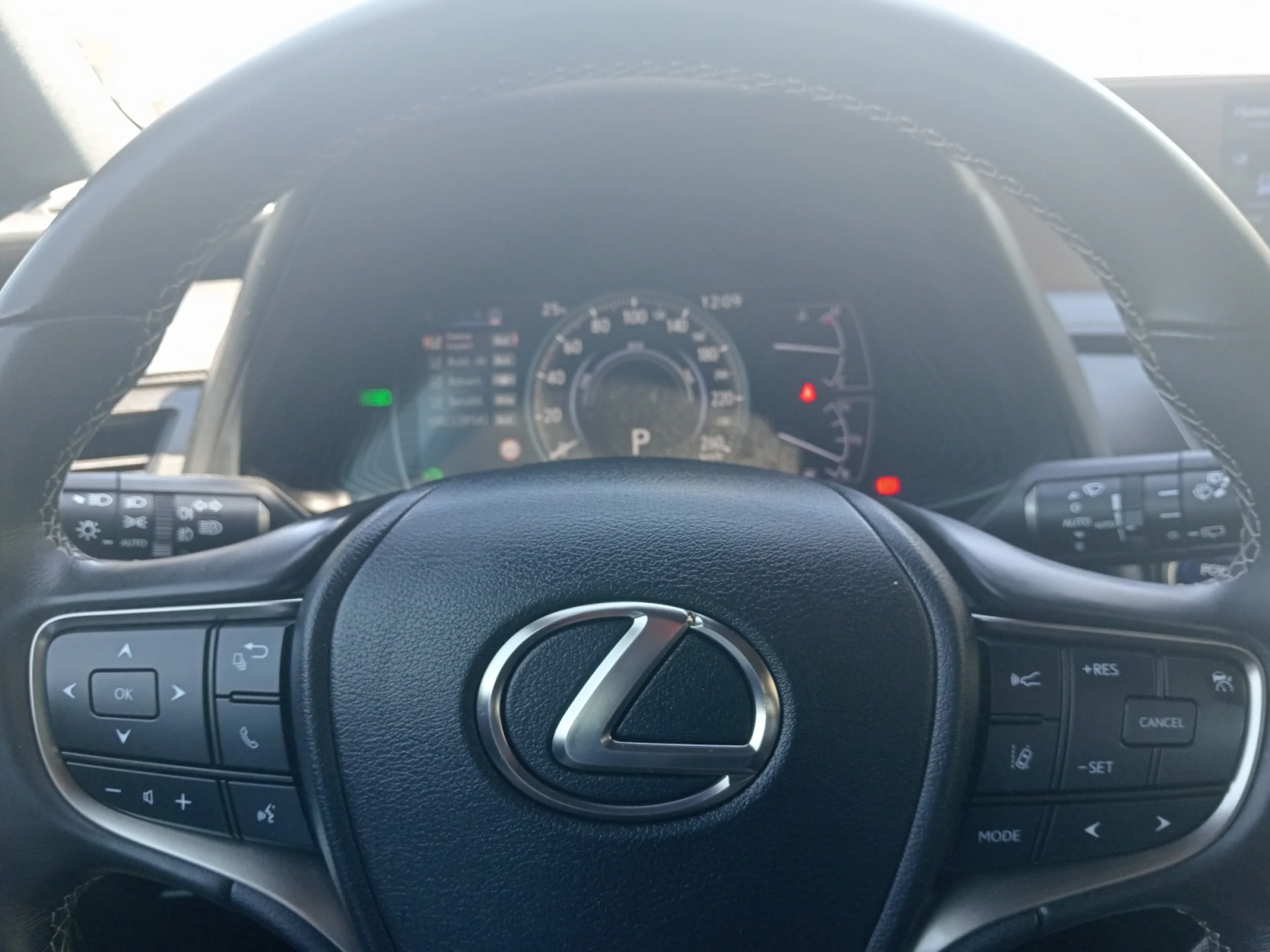 Lexus UX 2.0 250H BUSINESS - Foto 17