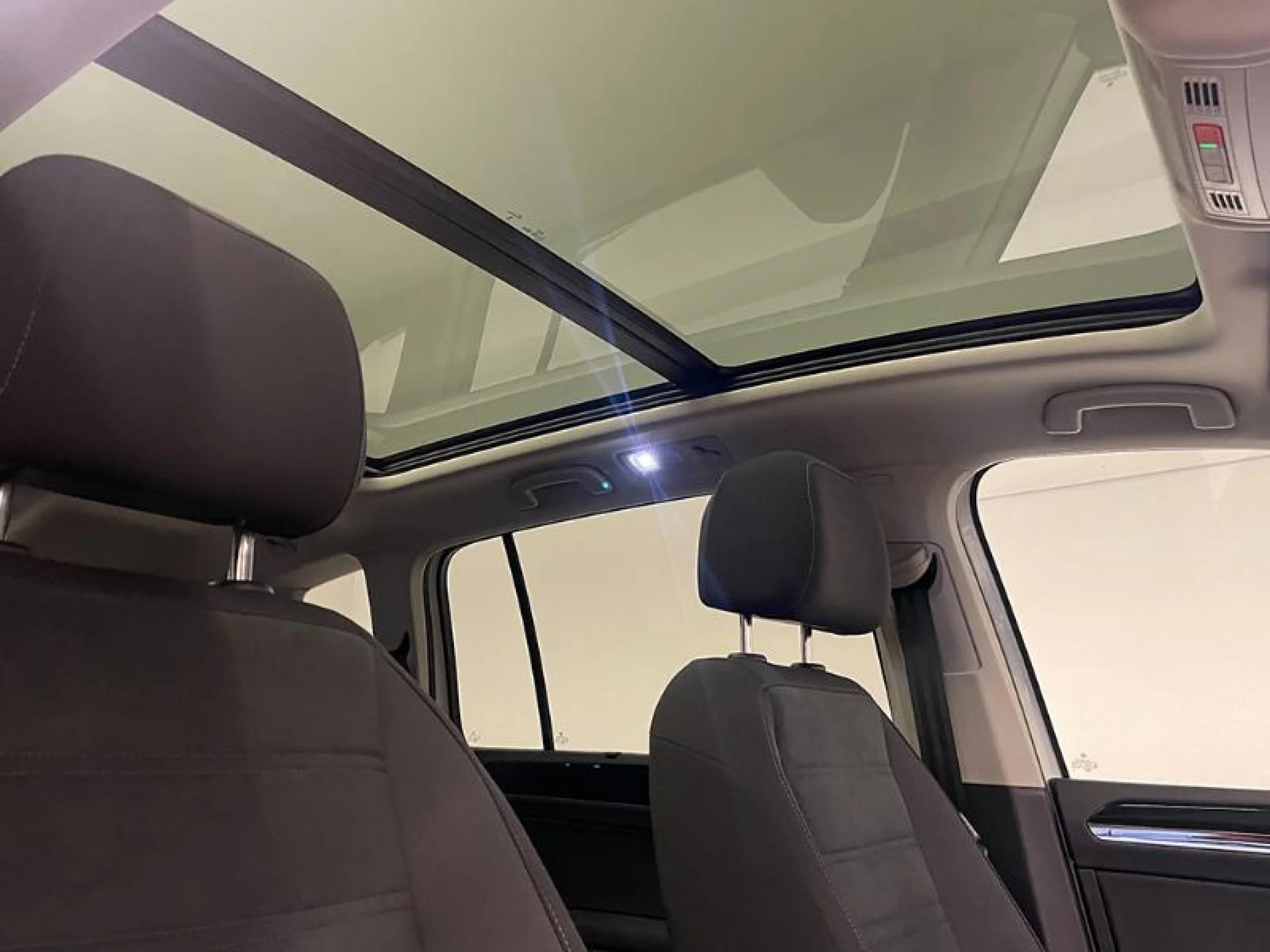 VOLKSWAGEN TOURAN R LINE 2.0 TDI 90KW (122CV) - Foto 11