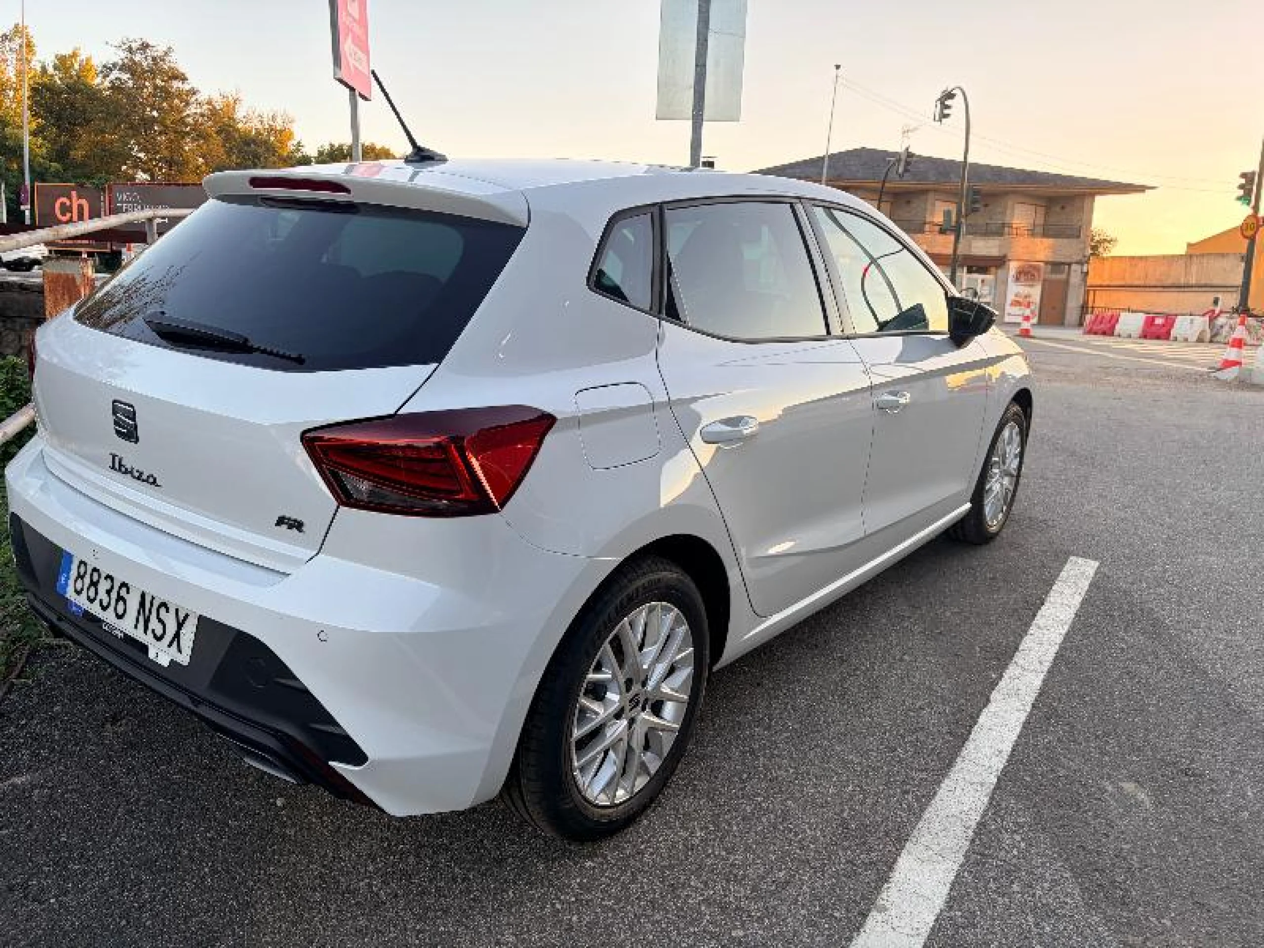 SEAT IBIZA 1.0 TSI 85KW (115CV) START&STOP FR+ - Foto 3