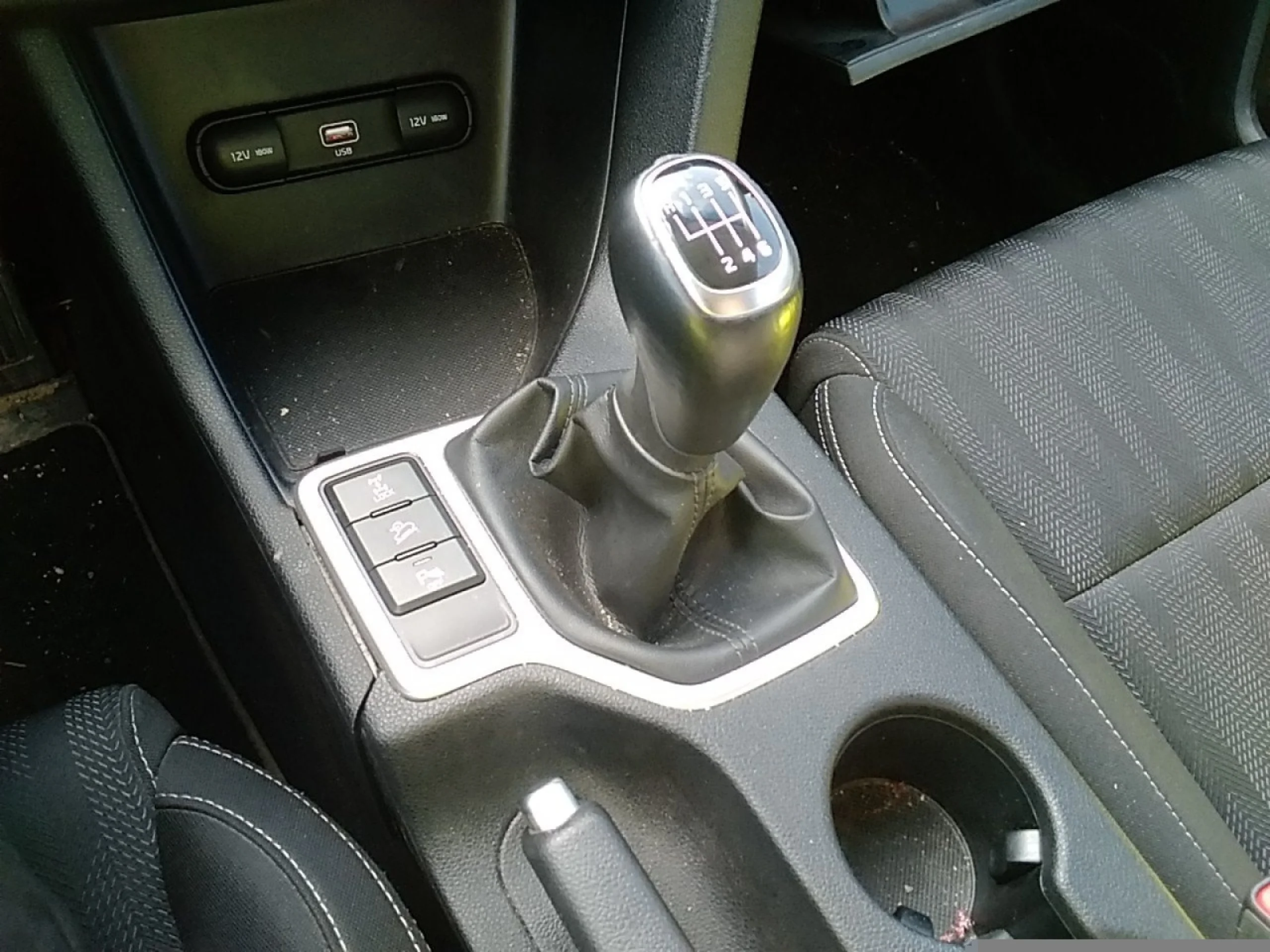 KIA SPORTAGE 1.6 CRDI MHEV 100KW (136CV) BUSINESS 4X2 - Foto 11