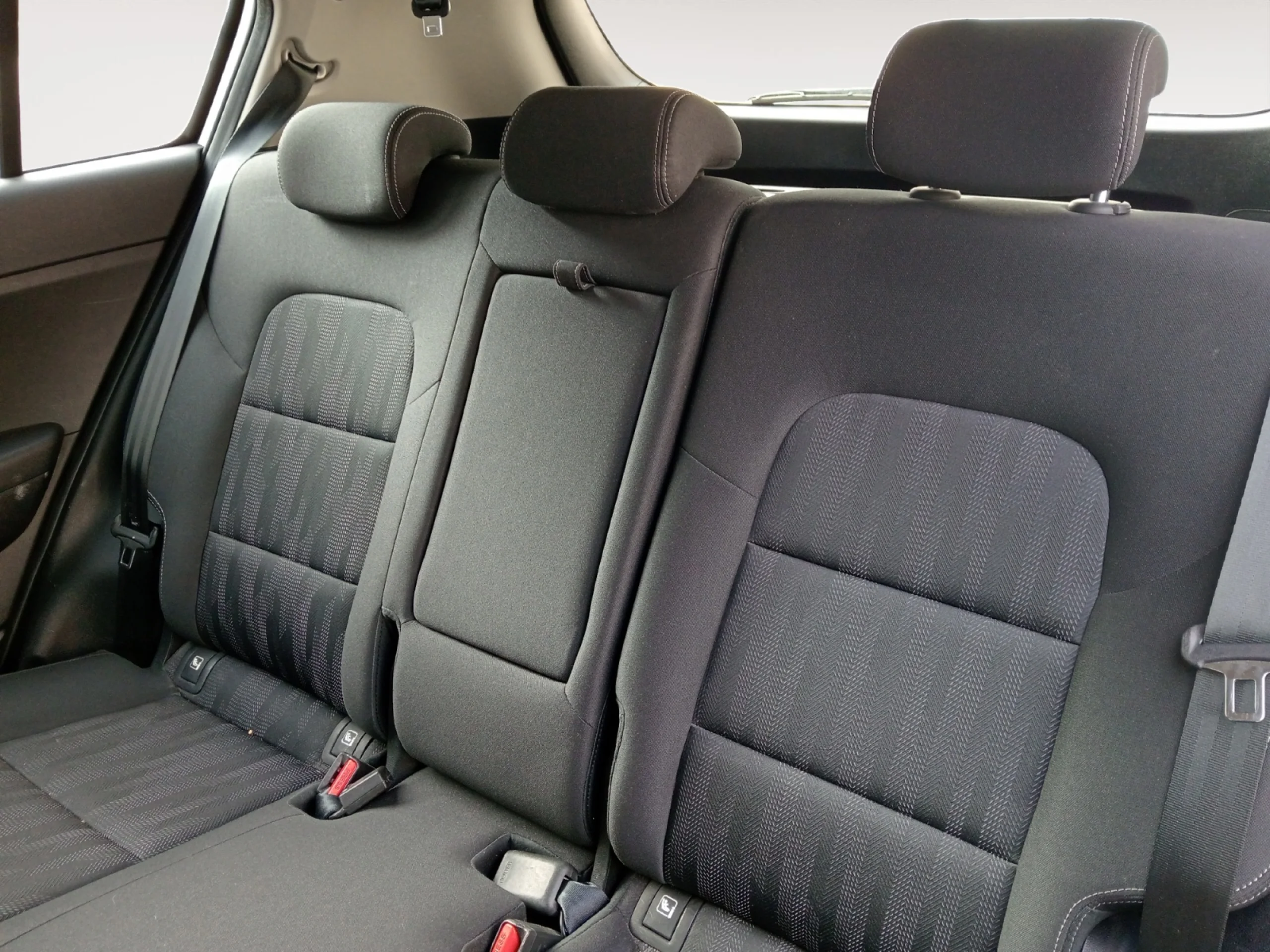 KIA SPORTAGE 1.6 CRDI MHEV 100KW (136CV) BUSINESS 4X4 - Foto 6