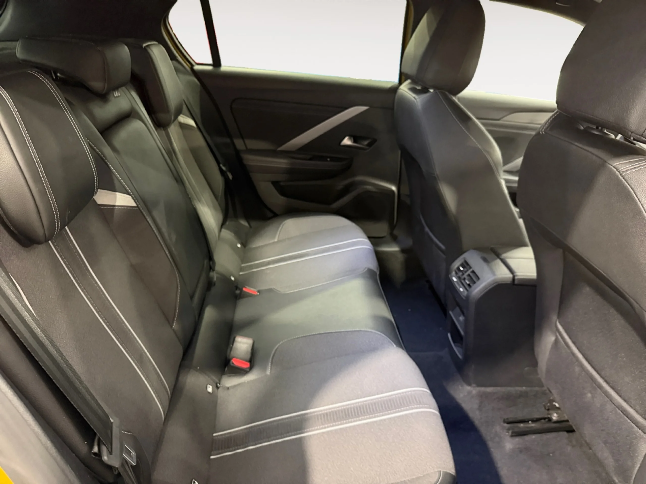 OPEL ASTRA 1.2T XHT 96KW (130CV) GS - Foto 6