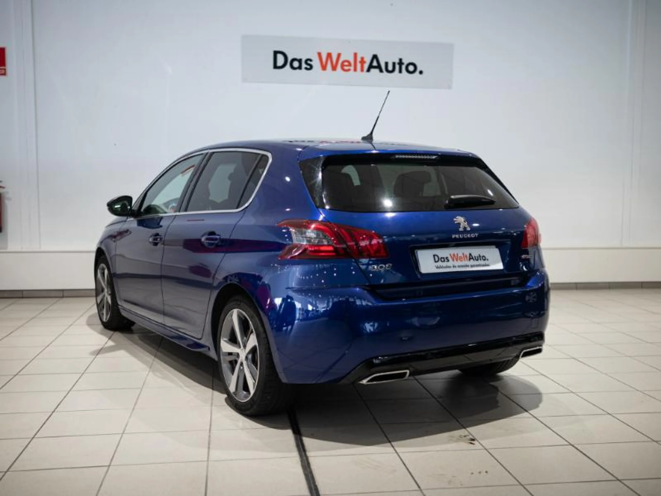 PEUGEOT 308 5P GT LINE 1.2 PURETECH 96KW (130CV) S&S - Foto 2