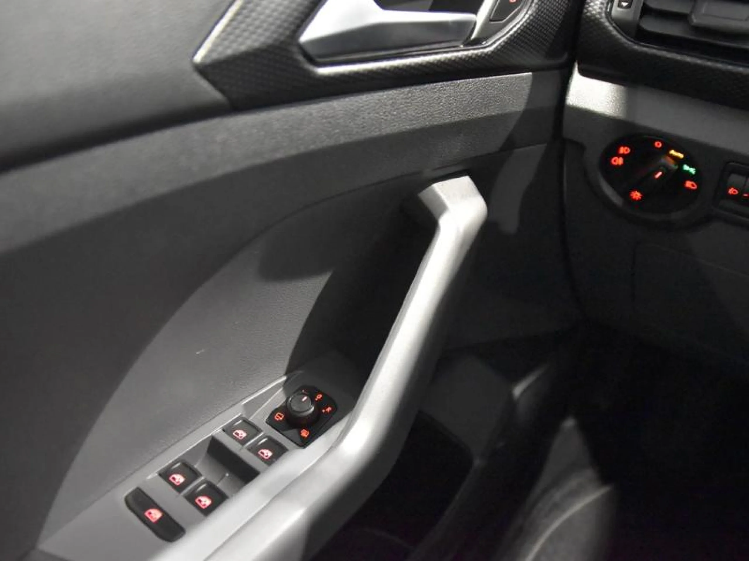 VOLKSWAGEN T CROSS ADVANCE 1.0 TSI 81KW (110CV) - Foto 16