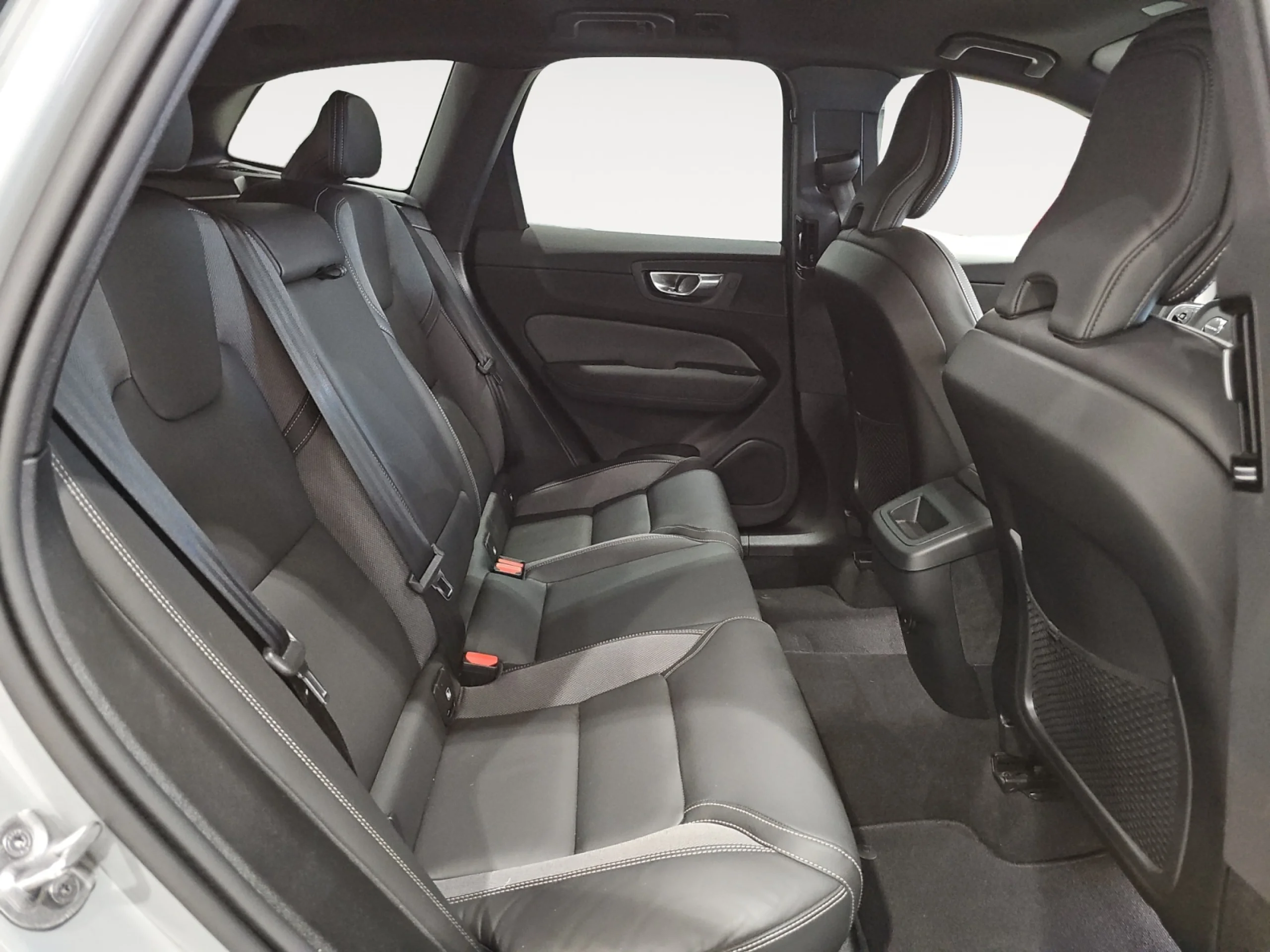 VOLVO XC60 2.0 B5 G MHEV BLACK ED PLUS DARK AT AWD - Foto 6