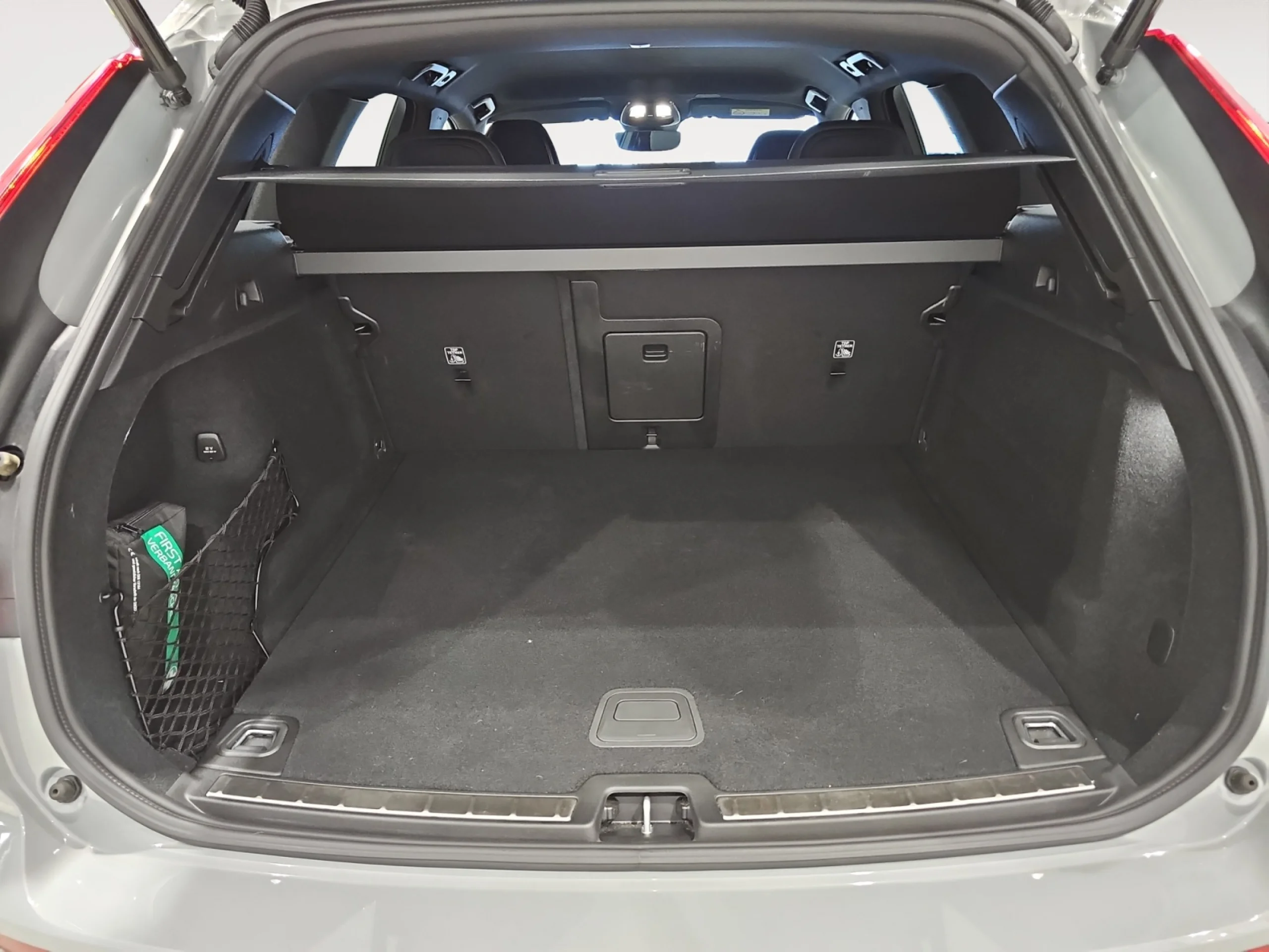 VOLVO XC60 2.0 B5 G MHEV BLACK ED PLUS DARK AT AWD - Foto 8