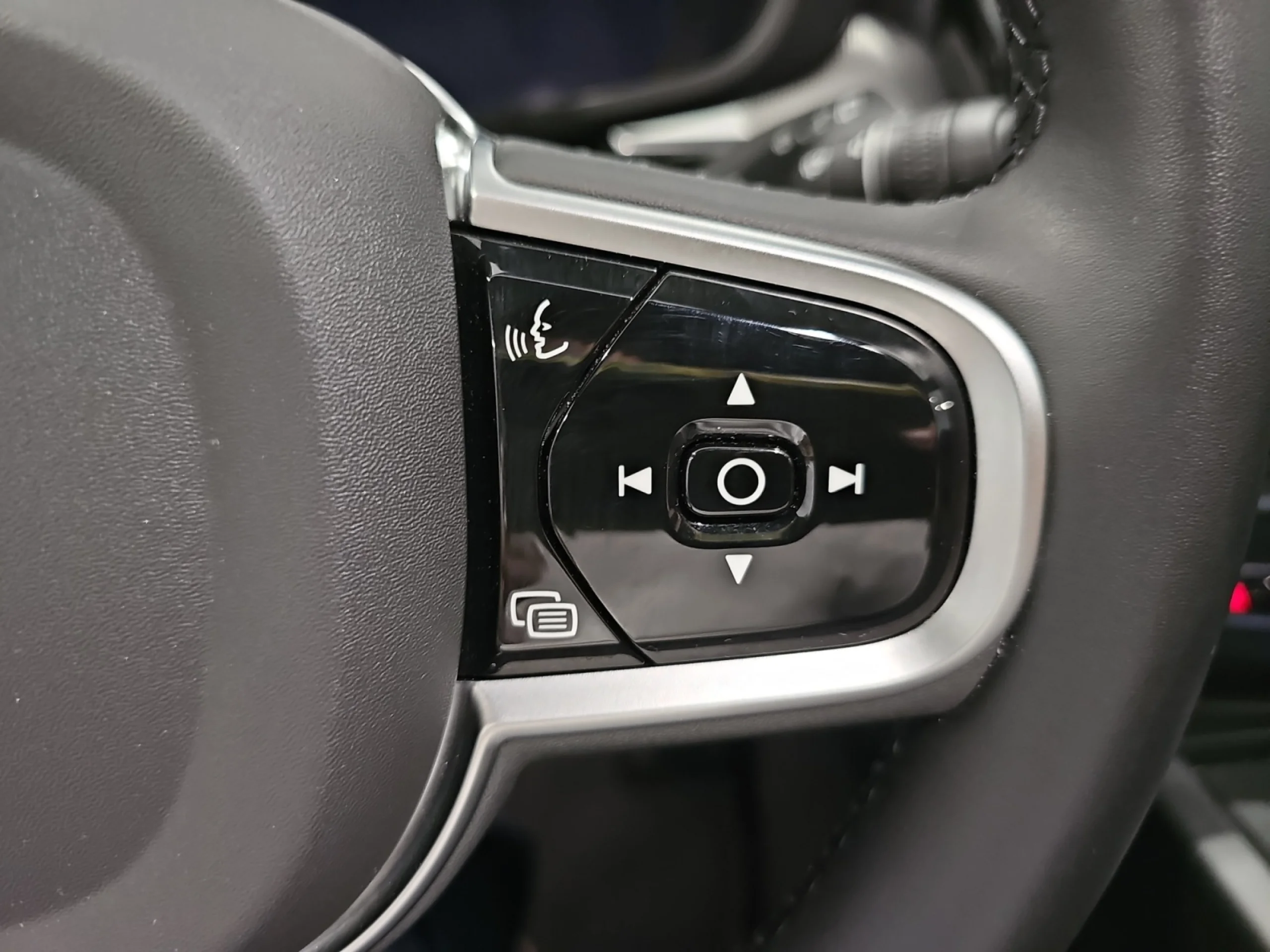 VOLVO XC60 2.0 B5 G MHEV BLACK ED PLUS DARK AT AWD - Foto 13