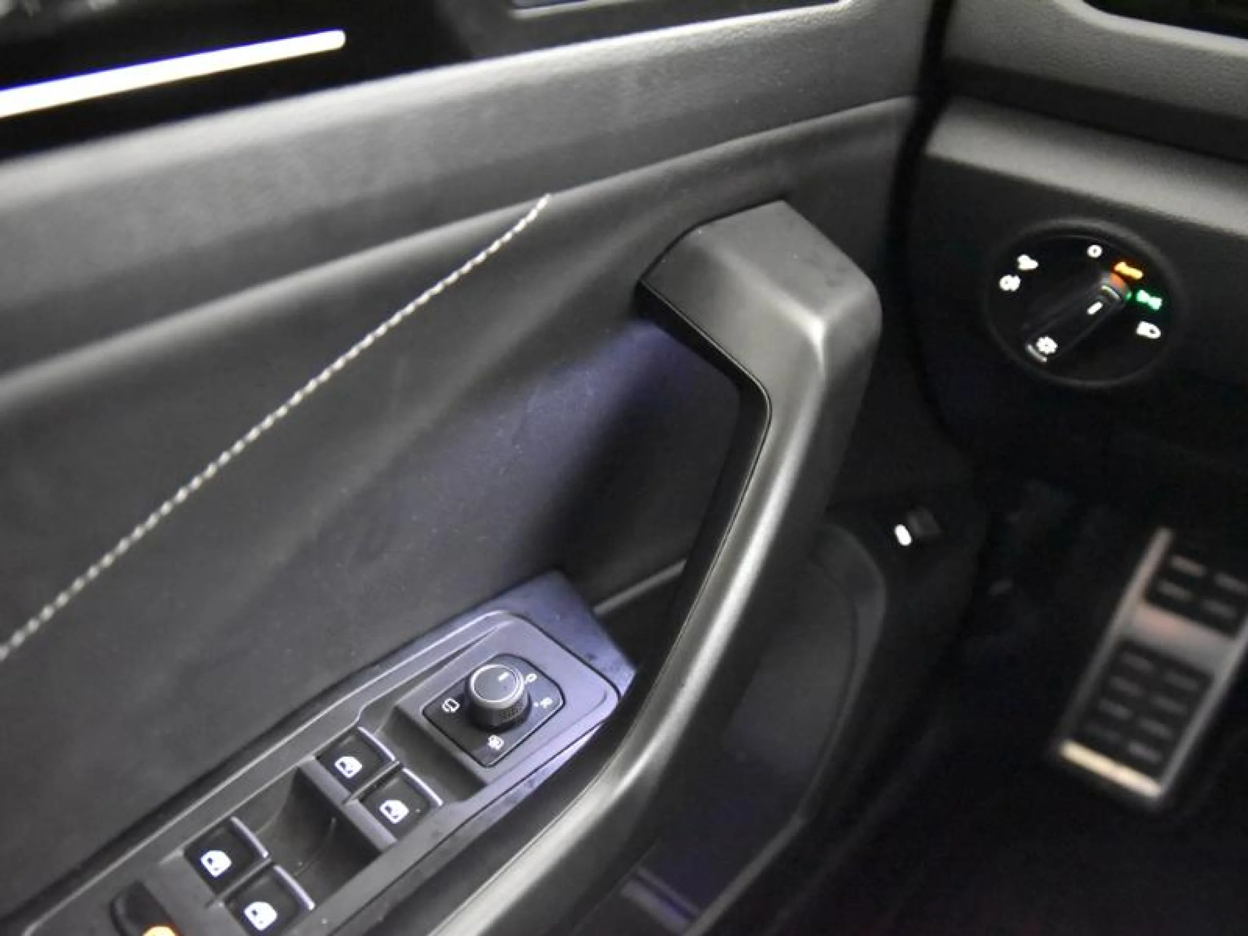 VOLKSWAGEN T ROC R LINE 1.5 TSI 110KW (150CV) - Foto 18