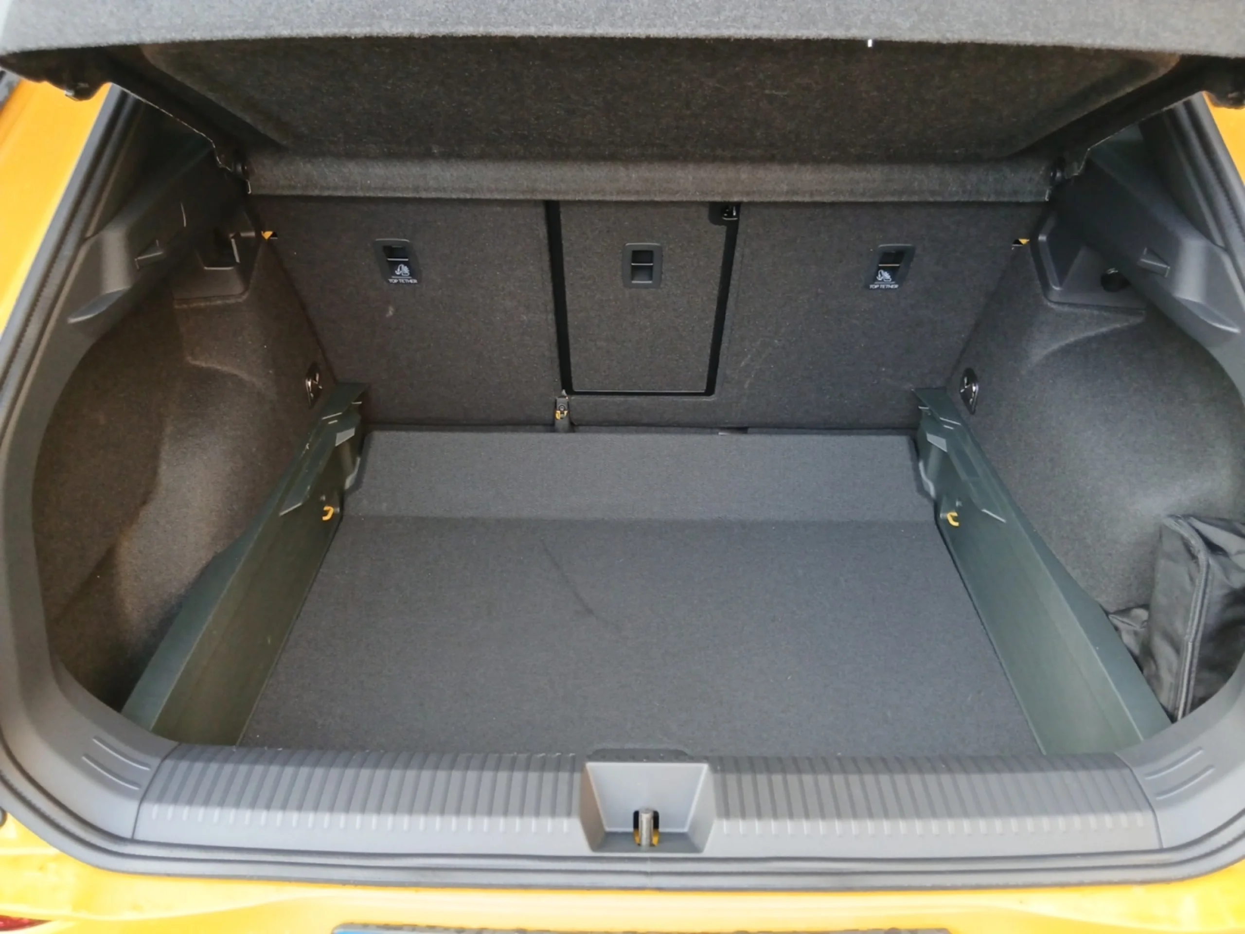 VOLKSWAGEN T ROC T ROC R LINE 1ST EDITION 1.5 ETSI 110 KW (150 CV)  AUTOMÁTICO DSG 7 VEL. - Foto 7
