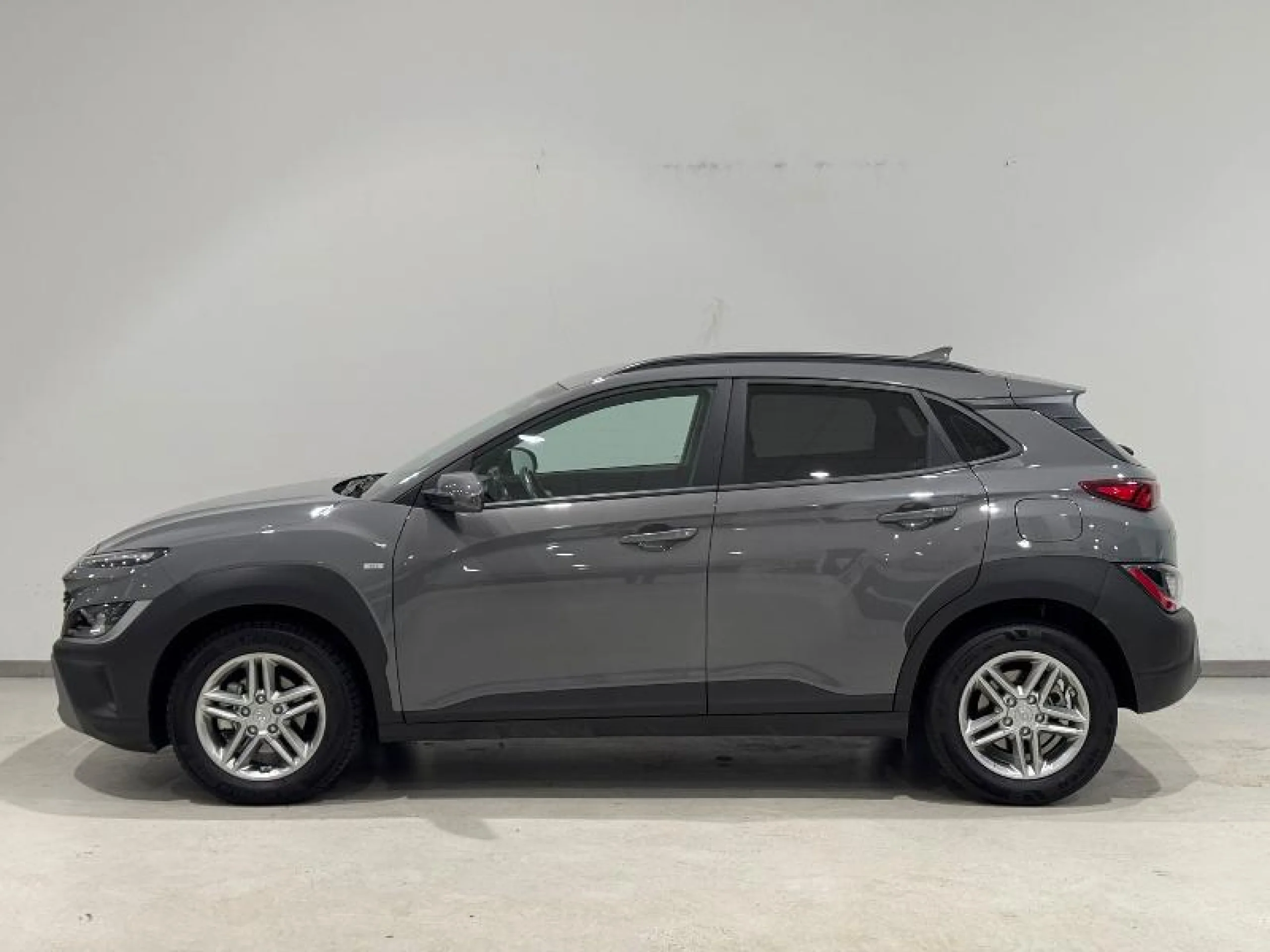 HYUNDAI KONA 1.0 TGDI 48V KLASS 4X2 - Foto 2