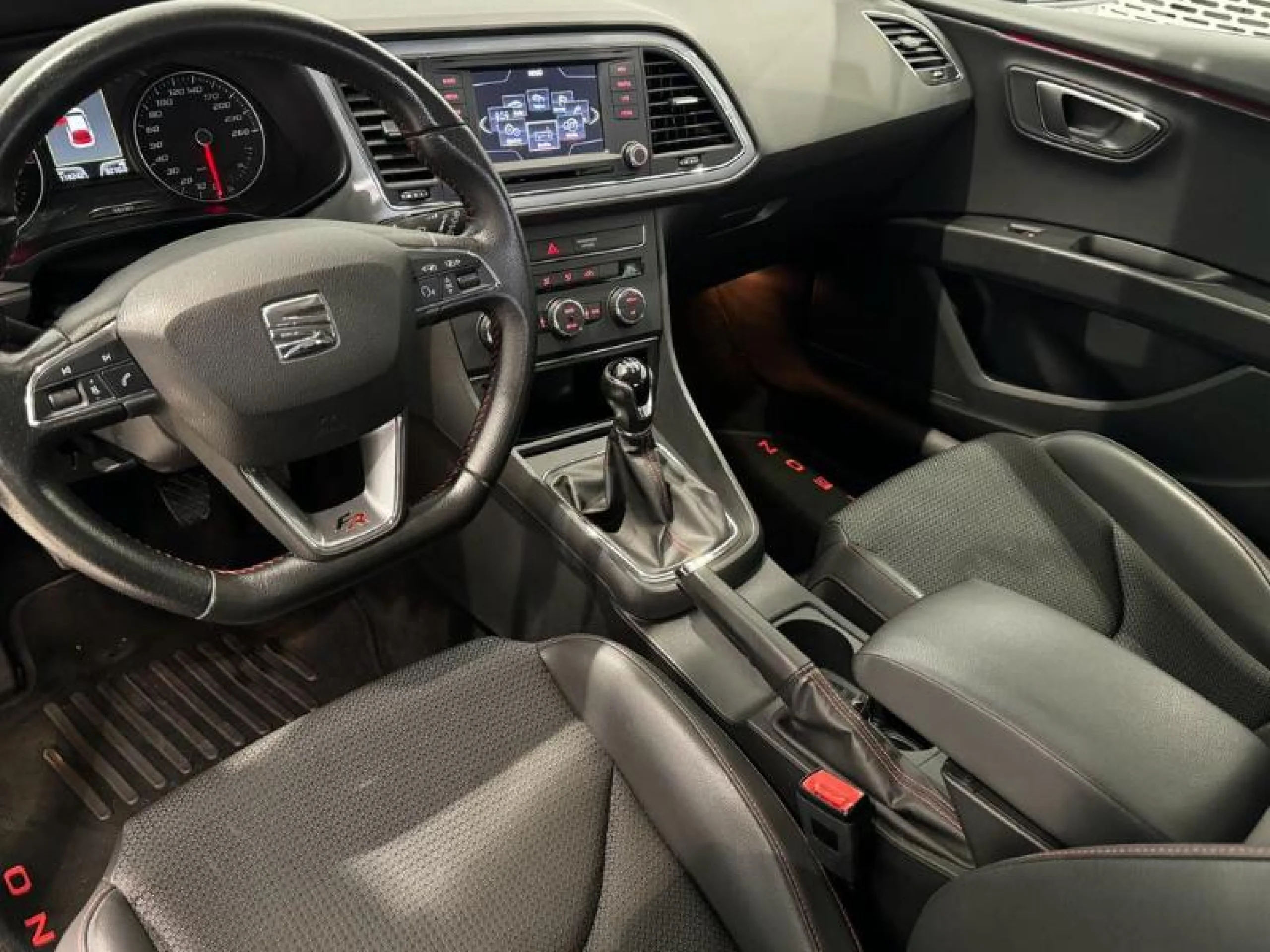 SEAT LEON SC 2.0 TDI 150CV ST&SP FR - Foto 7