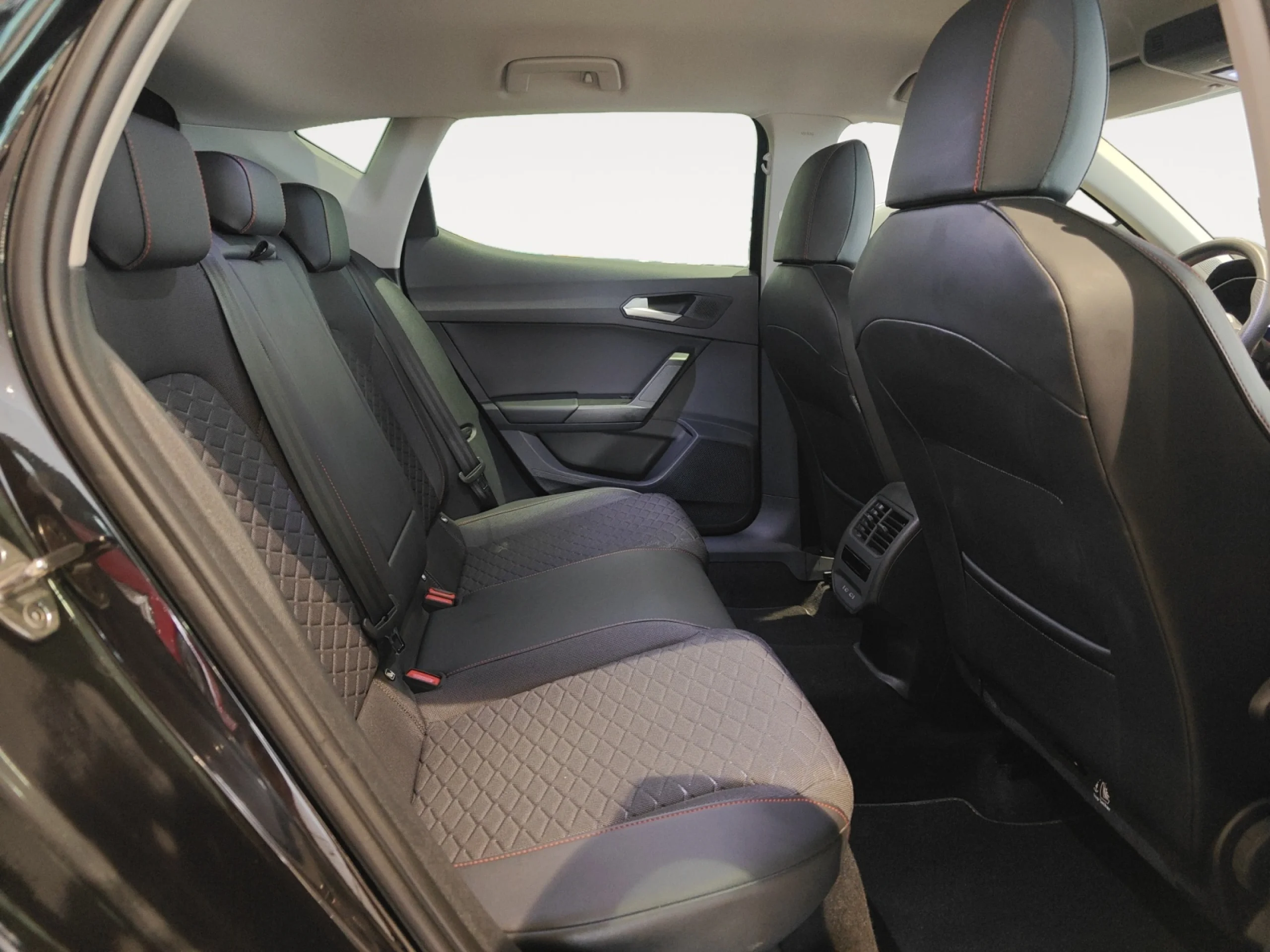 SEAT LEON 2.0 TDI 110KW DSG 7 S&S FR XS - Foto 6