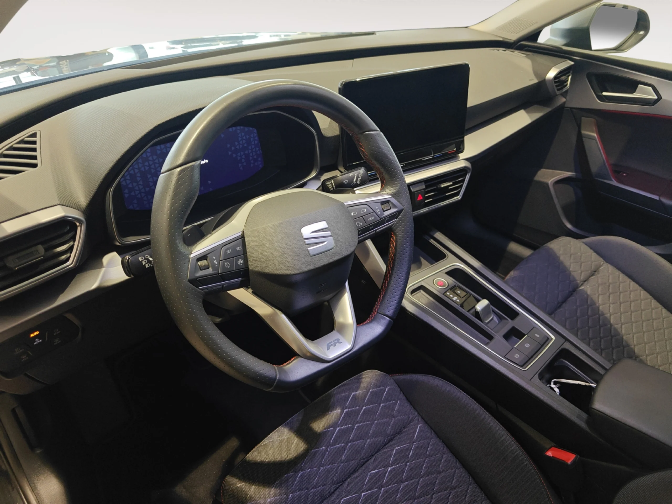 SEAT LEON 2.0 TDI 110KW DSG 7 S&S FR XS - Foto 7