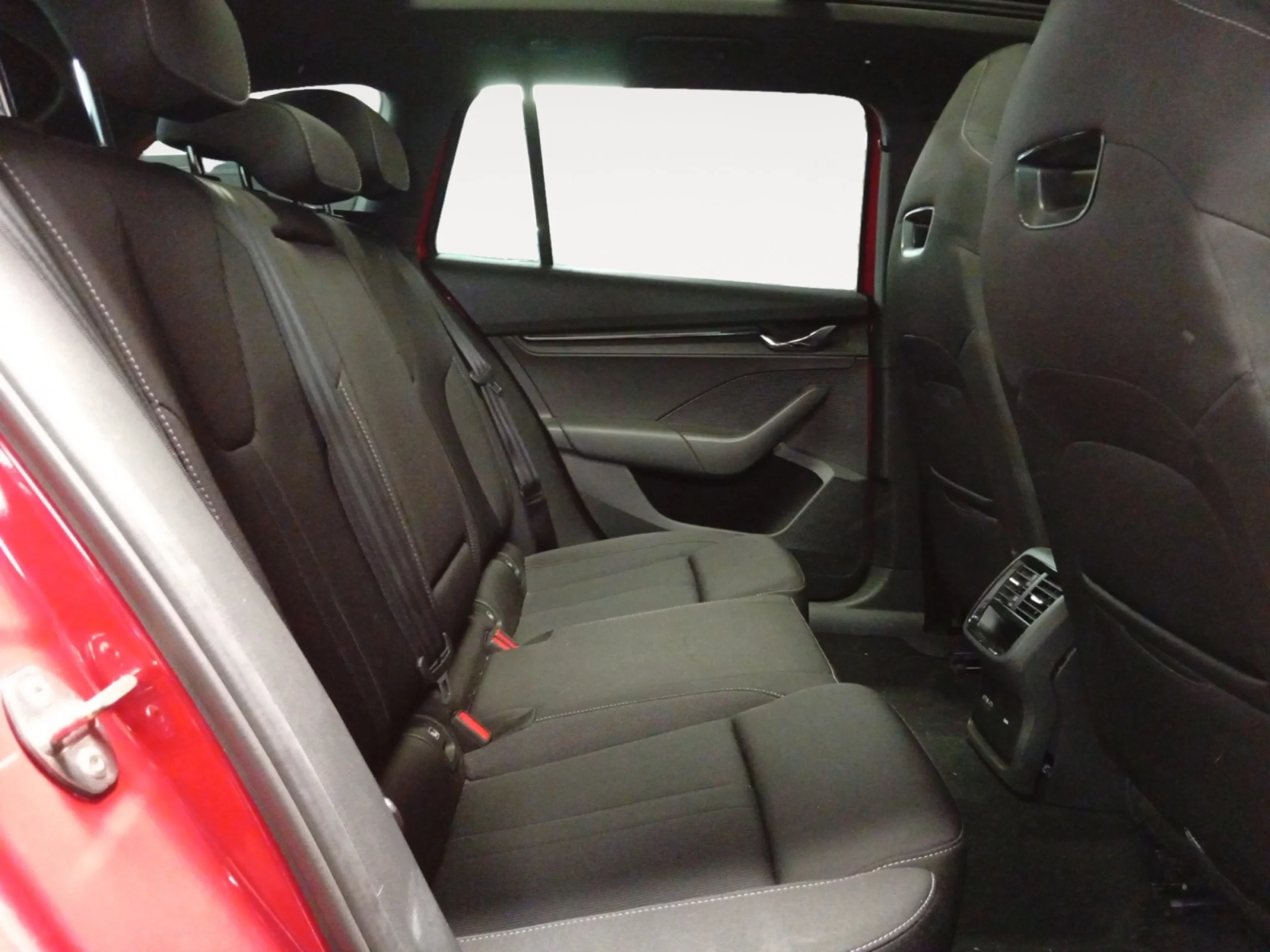 SKODA OCTAVIA COMBI 2.0 TDI 110KW(150CV) DSG AMBITION - Foto 6