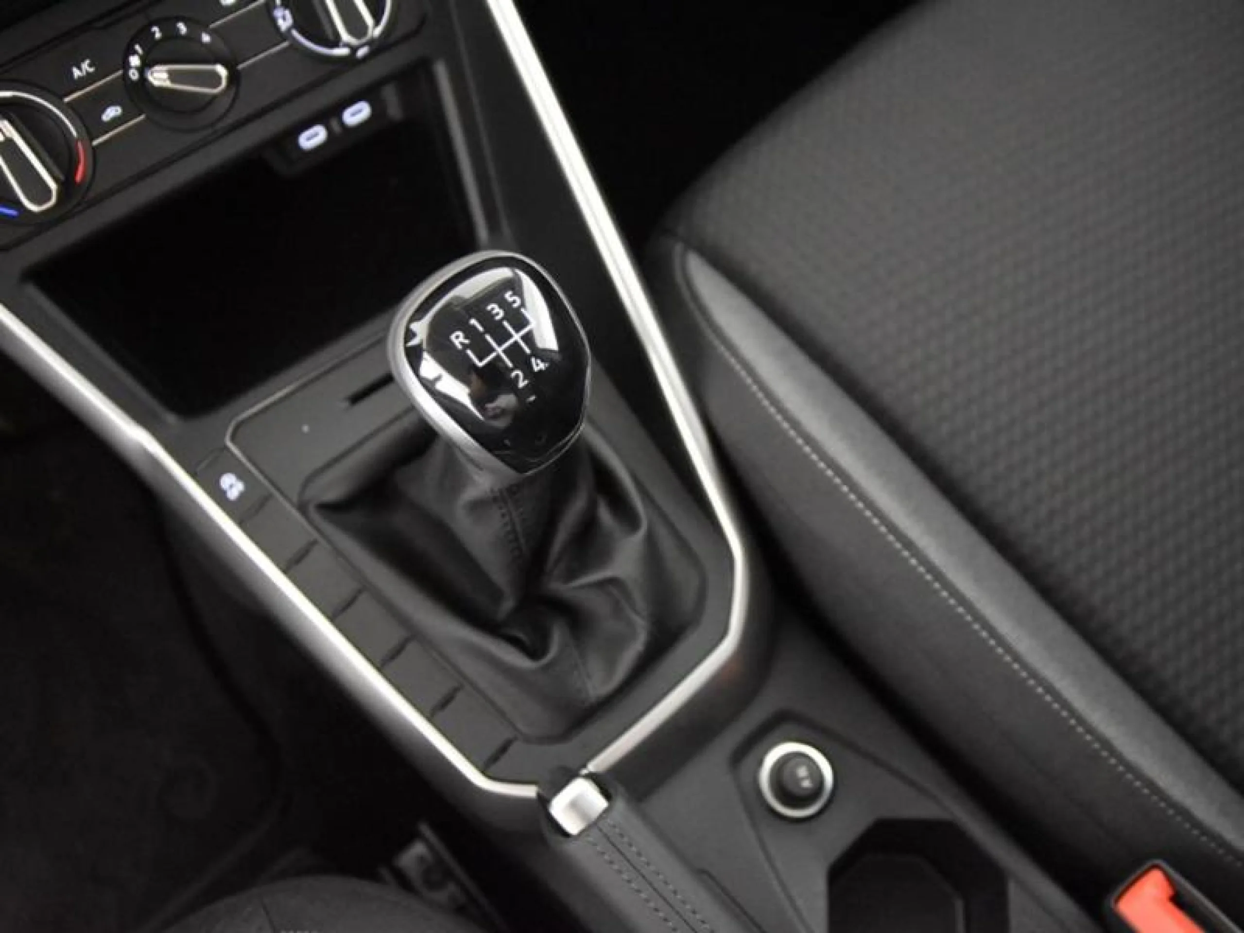 VOLKSWAGEN POLO LIFE 1.0 TSI 70KW (95CV) - Foto 10