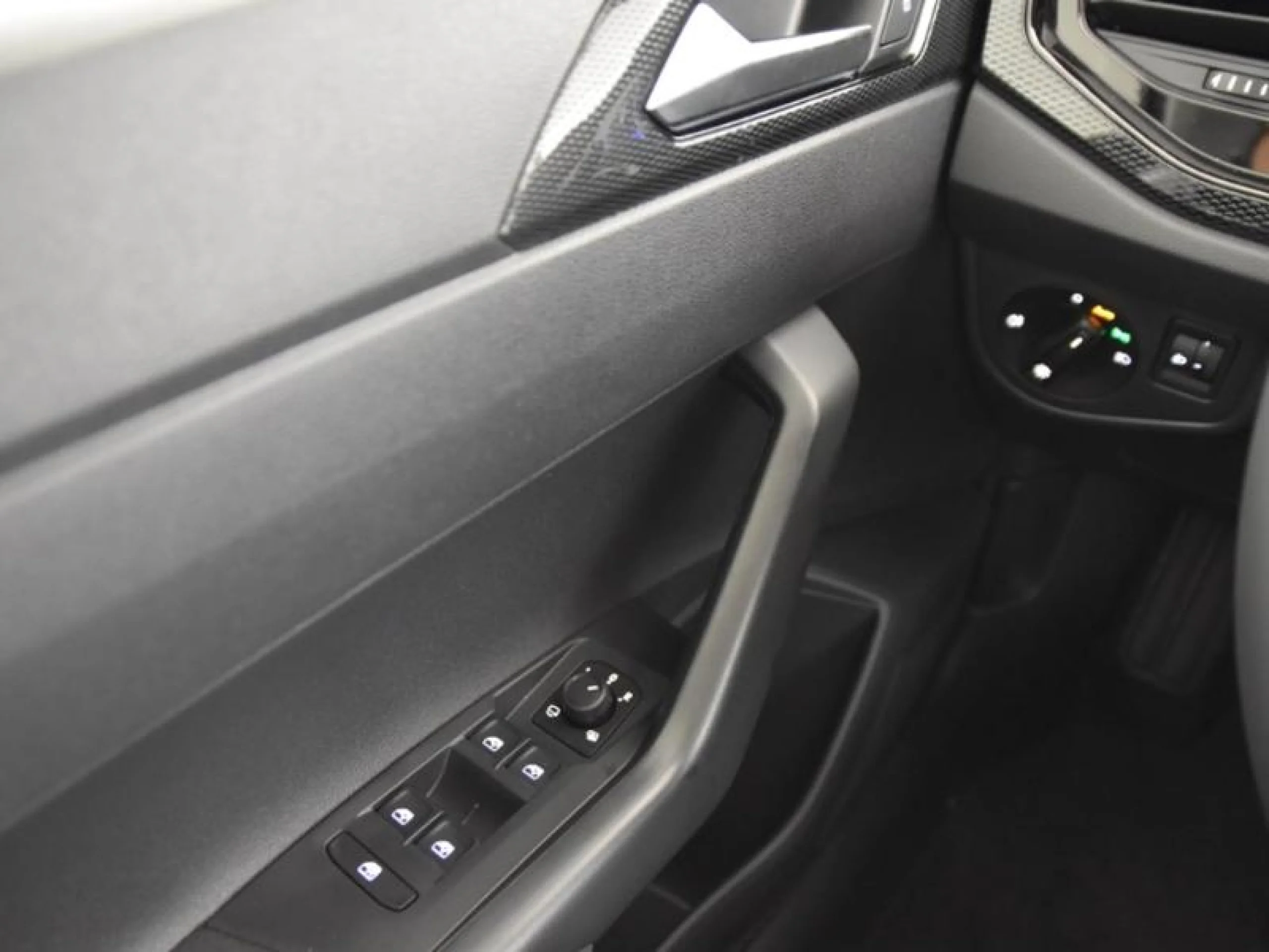 VOLKSWAGEN POLO LIFE 1.0 TSI 70KW (95CV) - Foto 14