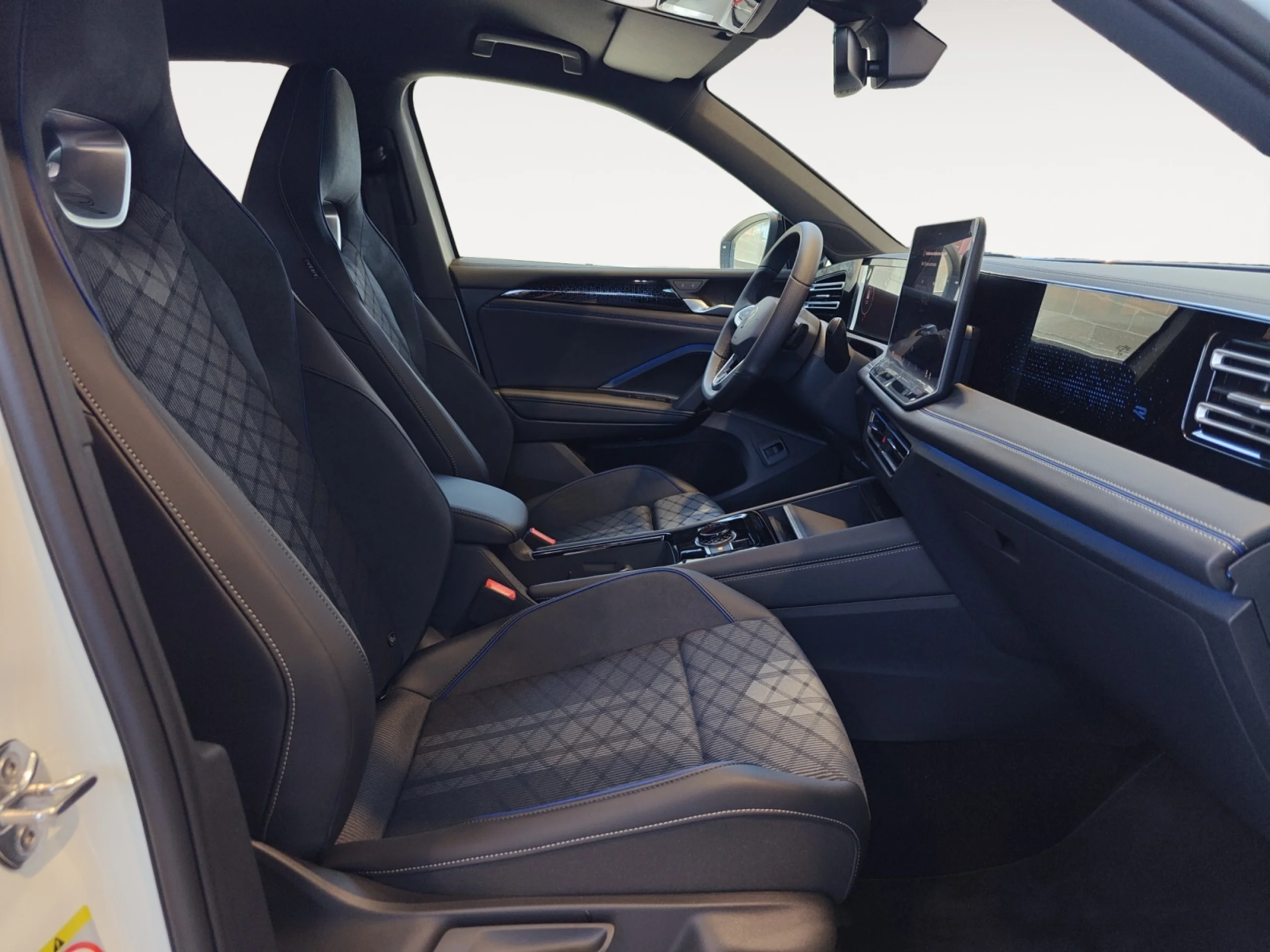 VOLKSWAGEN TIGUAN R LINE 2.0 TDI 142KW (193CV) DSG 4MOTION - Foto 5