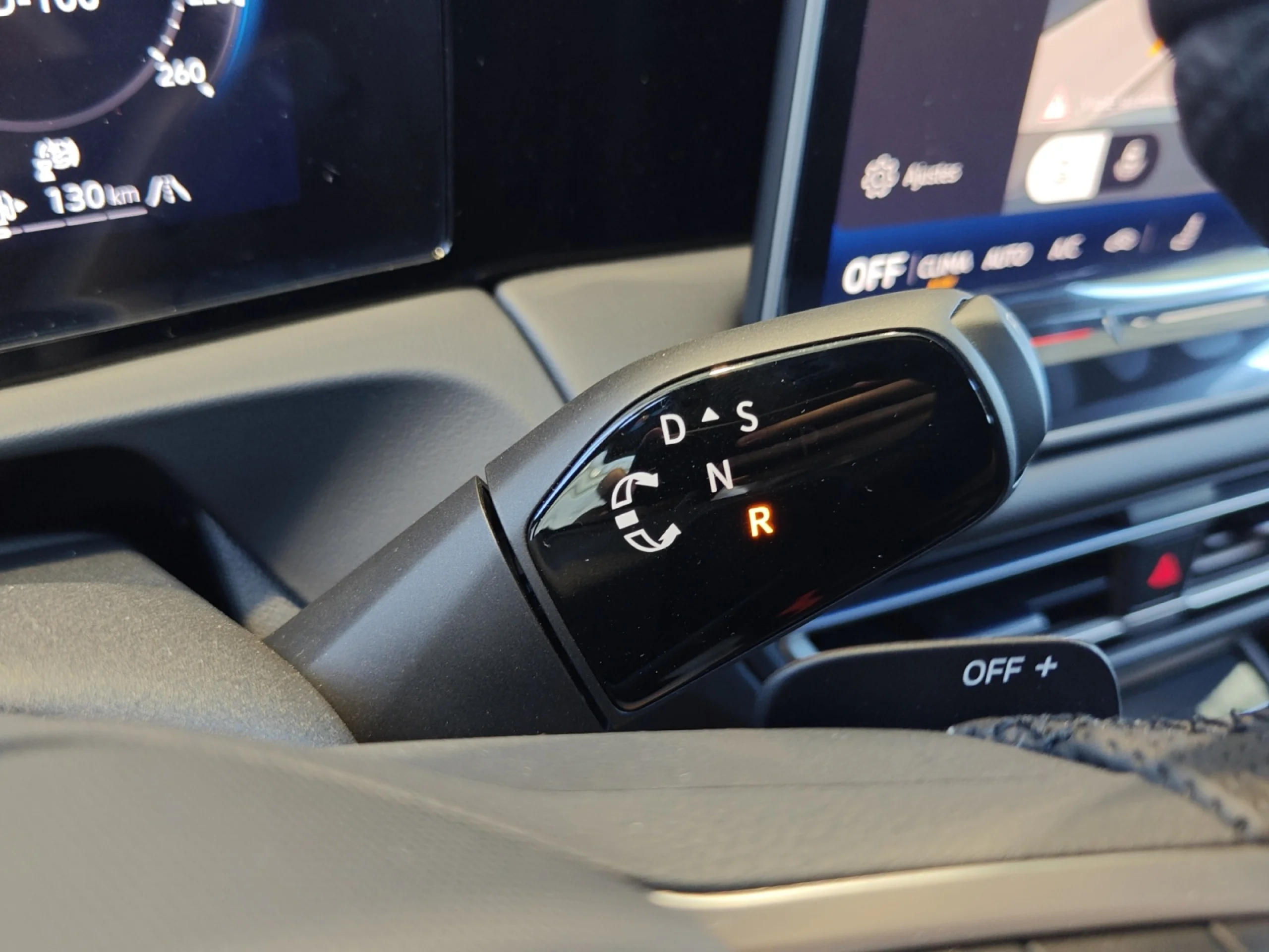 VOLKSWAGEN TIGUAN R LINE 2.0 TDI 142KW (193CV) DSG 4MOTION - Foto 17
