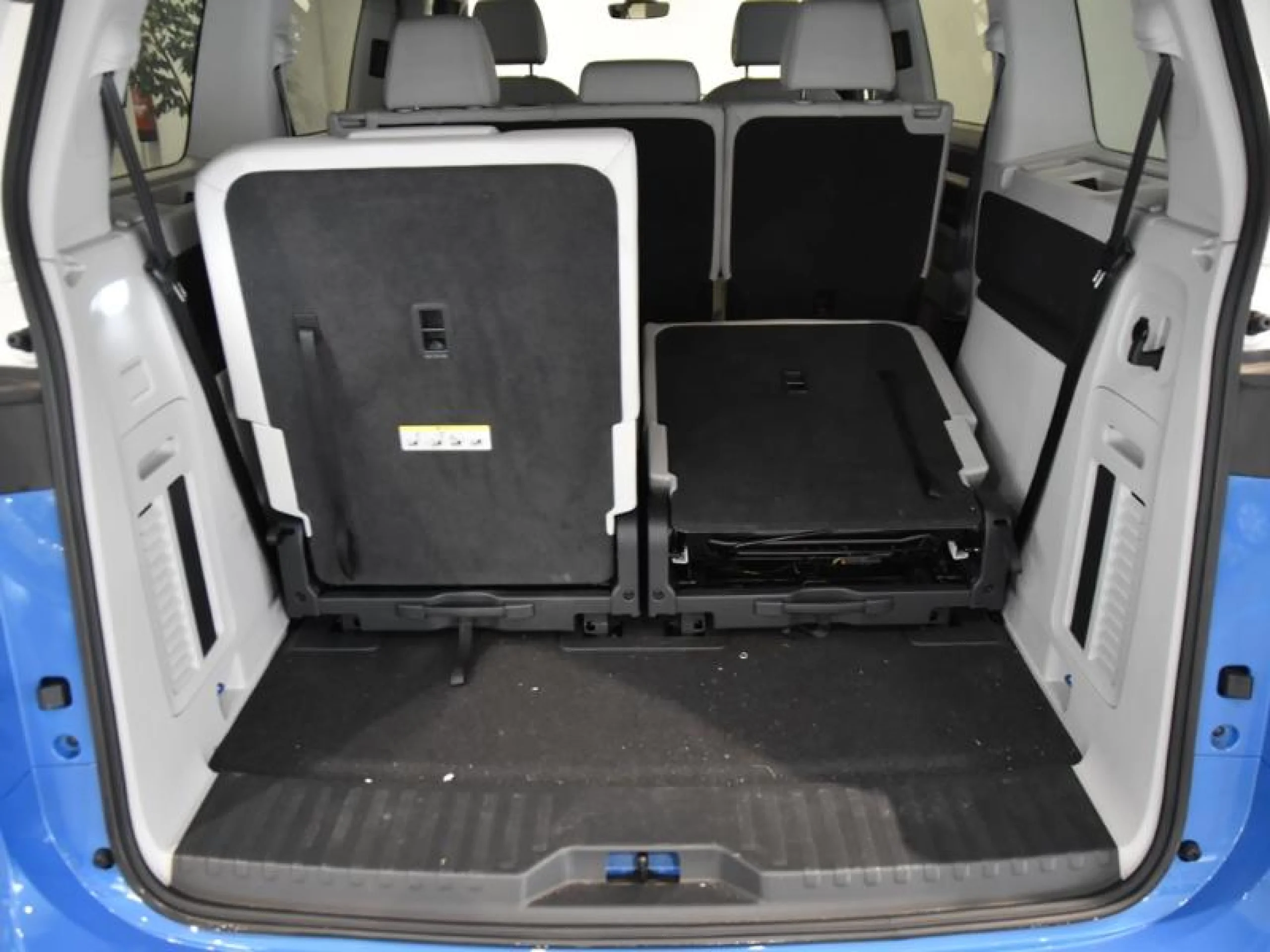 VW COMERCIALES ID. BUZZ ID. BUZZ  PRO 7 ASIENTOS BATALLA LARGA  210 KW (286 CV) 86 KWH AUT 1 VEL. - Foto 7