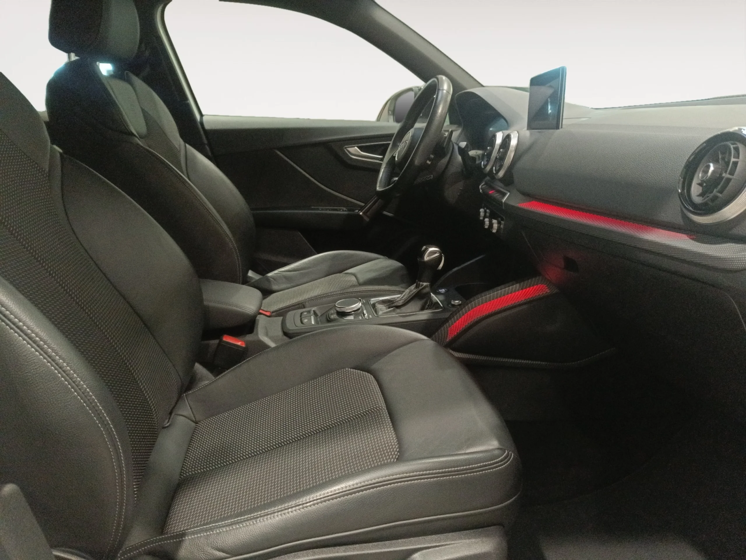 AUDI Q2 BLACK LINE 30 TDI 85KW (116CV) S TRONIC - Foto 2