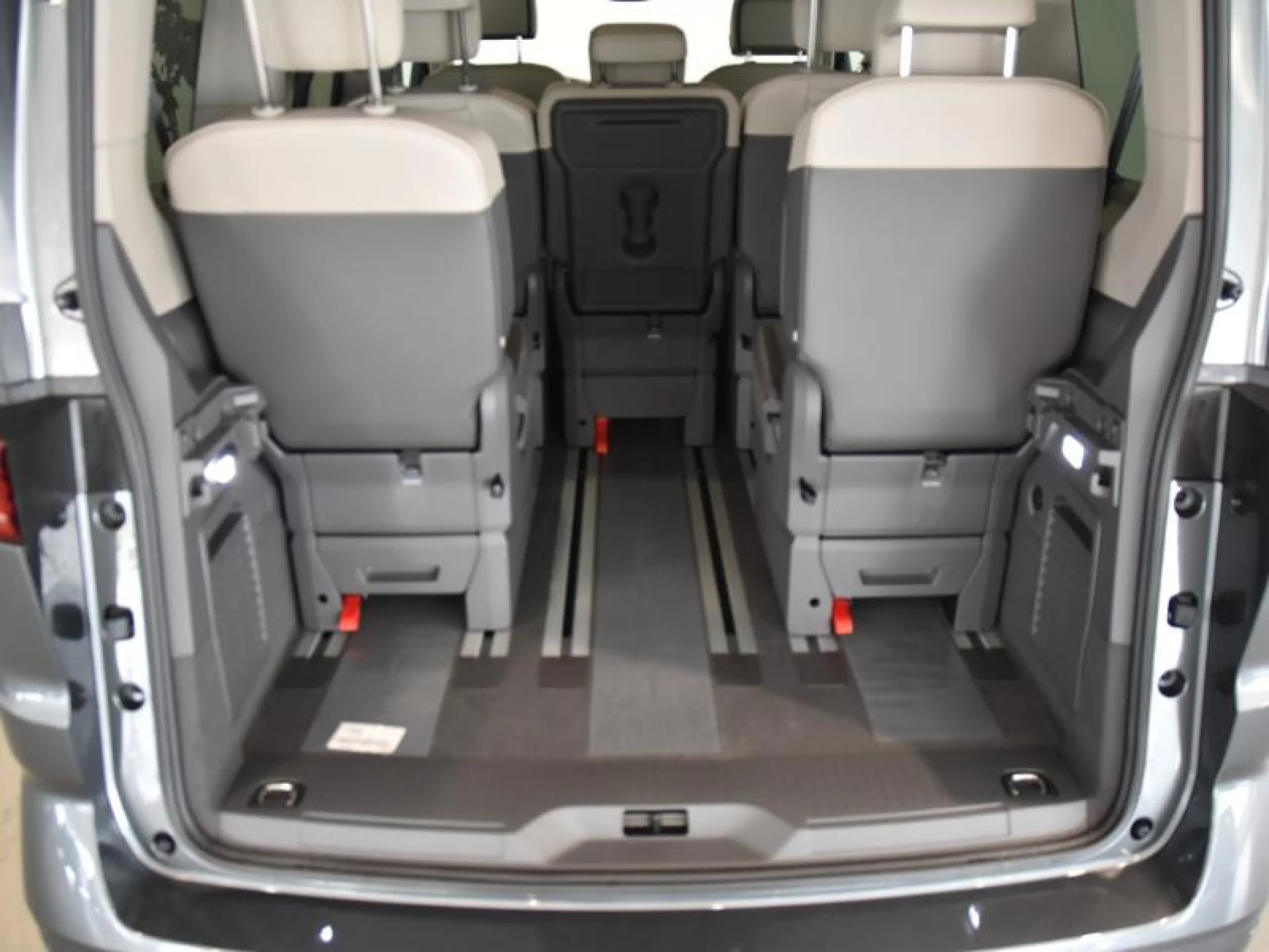 VW COMERCIALES Multivan MULTIVAN   LIFE    2.0 TDI 110 KW (150 CV) DSG 7 VEL. - Foto 7