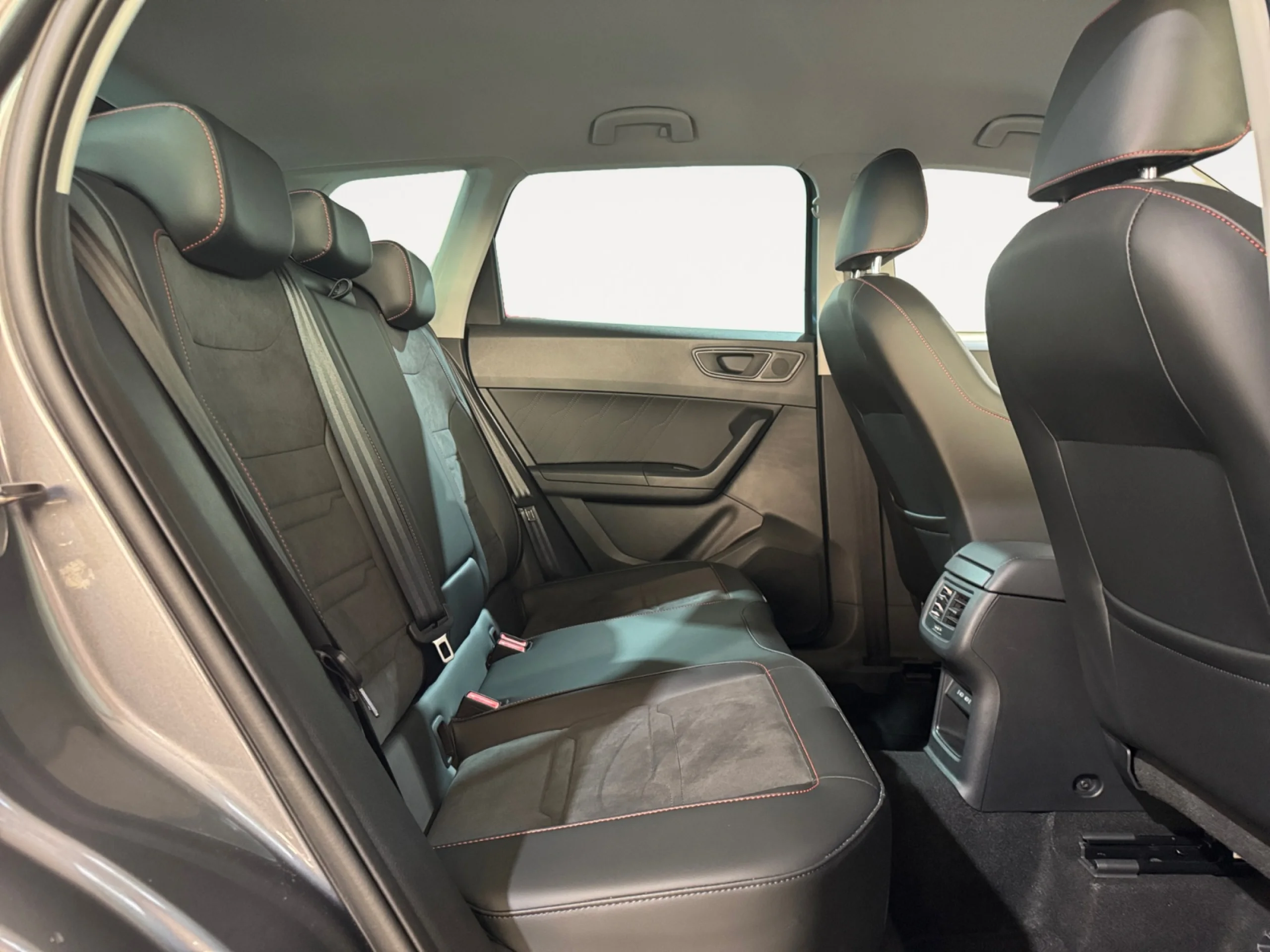 SEAT ATECA 1.5 TSI 110KW (150CV) FR SPECIAL EDITION - Foto 6