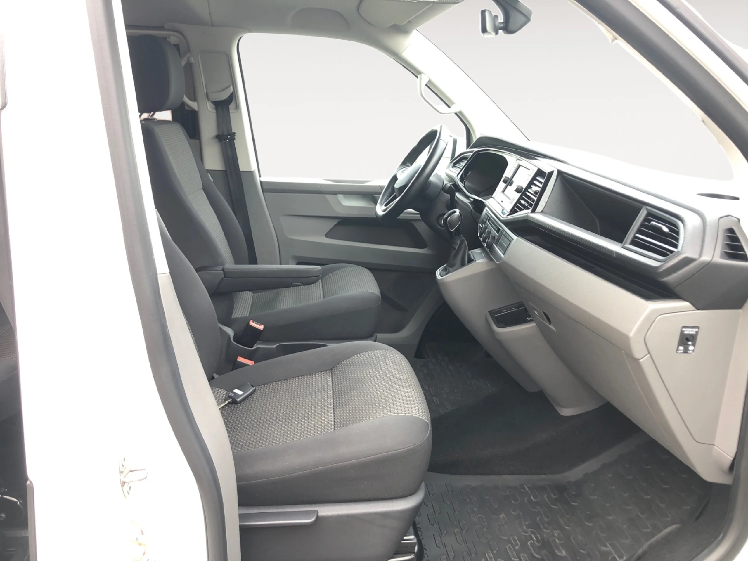 VOLKSWAGEN CARAVELLE PREMIUM CORTA 2.0 TDI 110KW BMT DSG - Foto 5