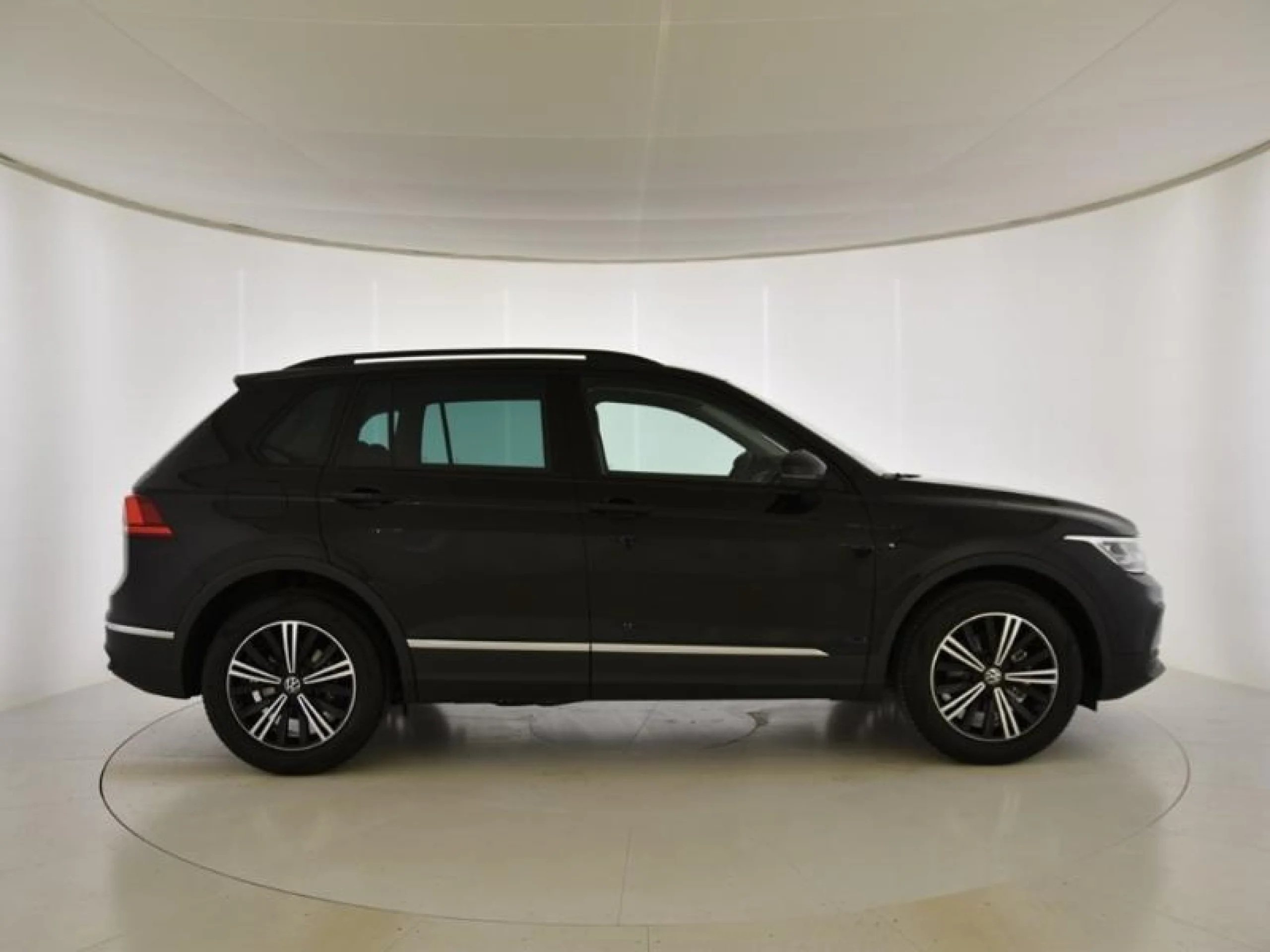 VOLKSWAGEN TIGUAN LIFE 1.5 TSI 110KW (150CV) - Foto 3
