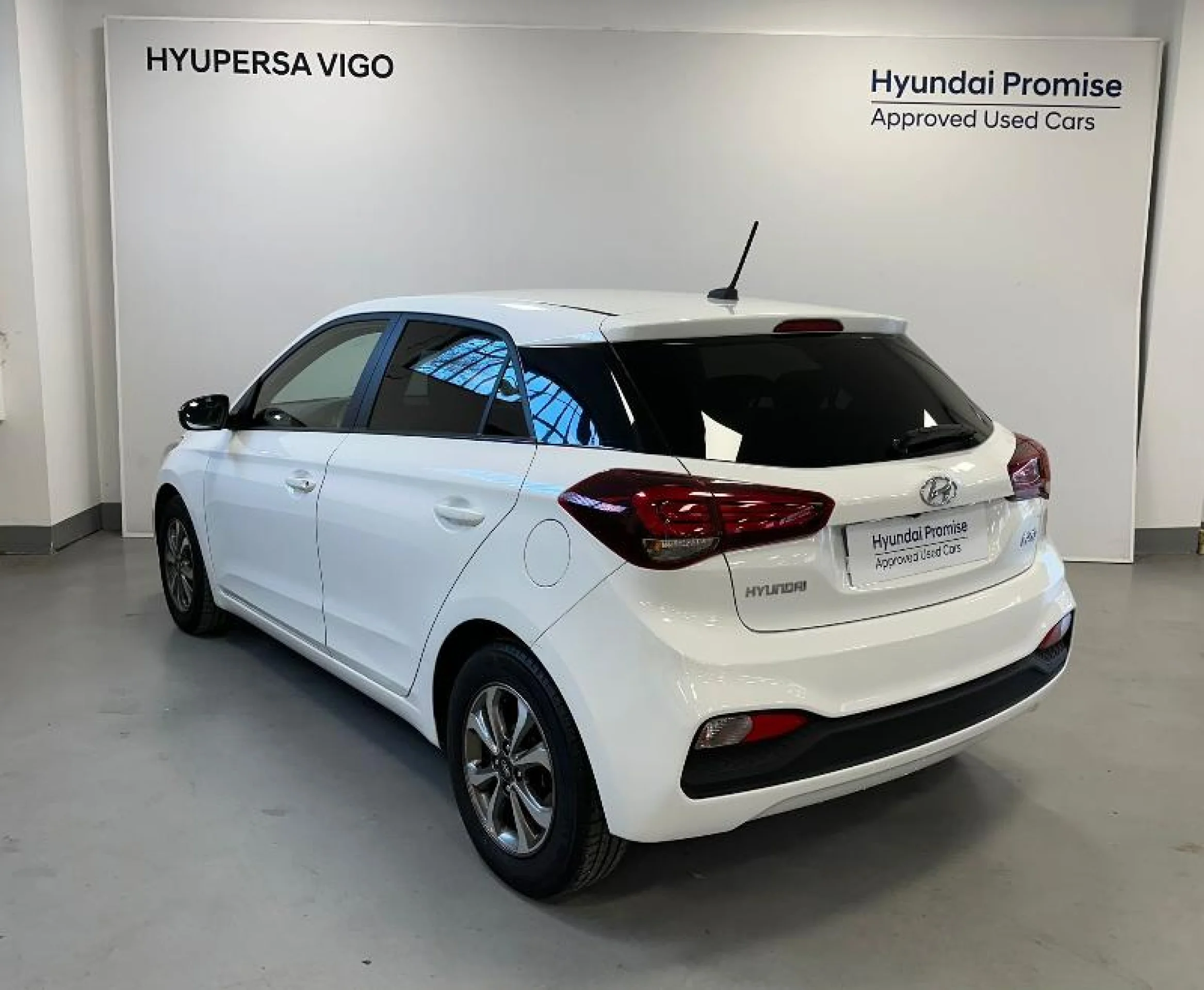 HYUNDAI I20 1.0 TGDI 74KW (100CV) TECNO DCT - Foto 3