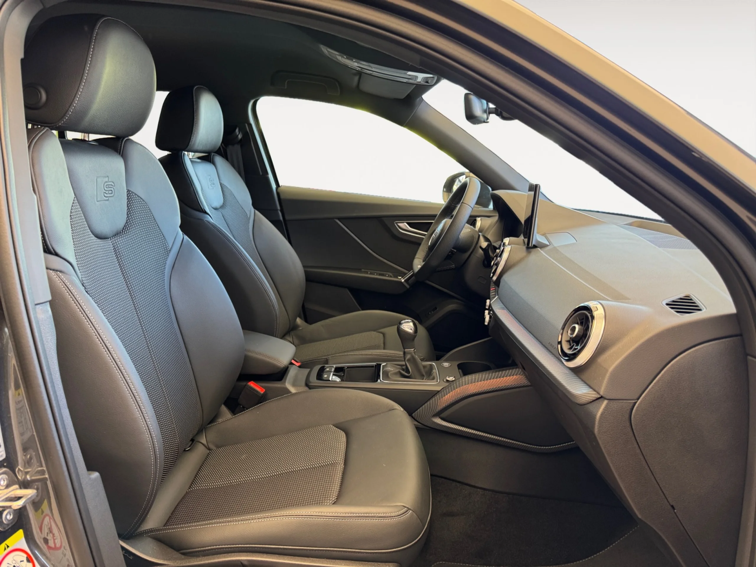 AUDI Q2 ADRENALIN EDITION 35 TFSI 110KW (150CV) - Foto 8