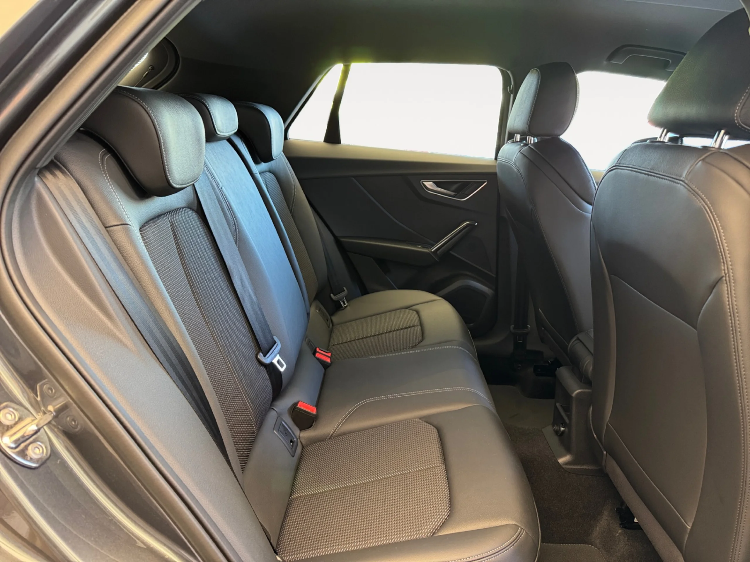 AUDI Q2 ADRENALIN EDITION 35 TFSI 110KW (150CV) - Foto 9