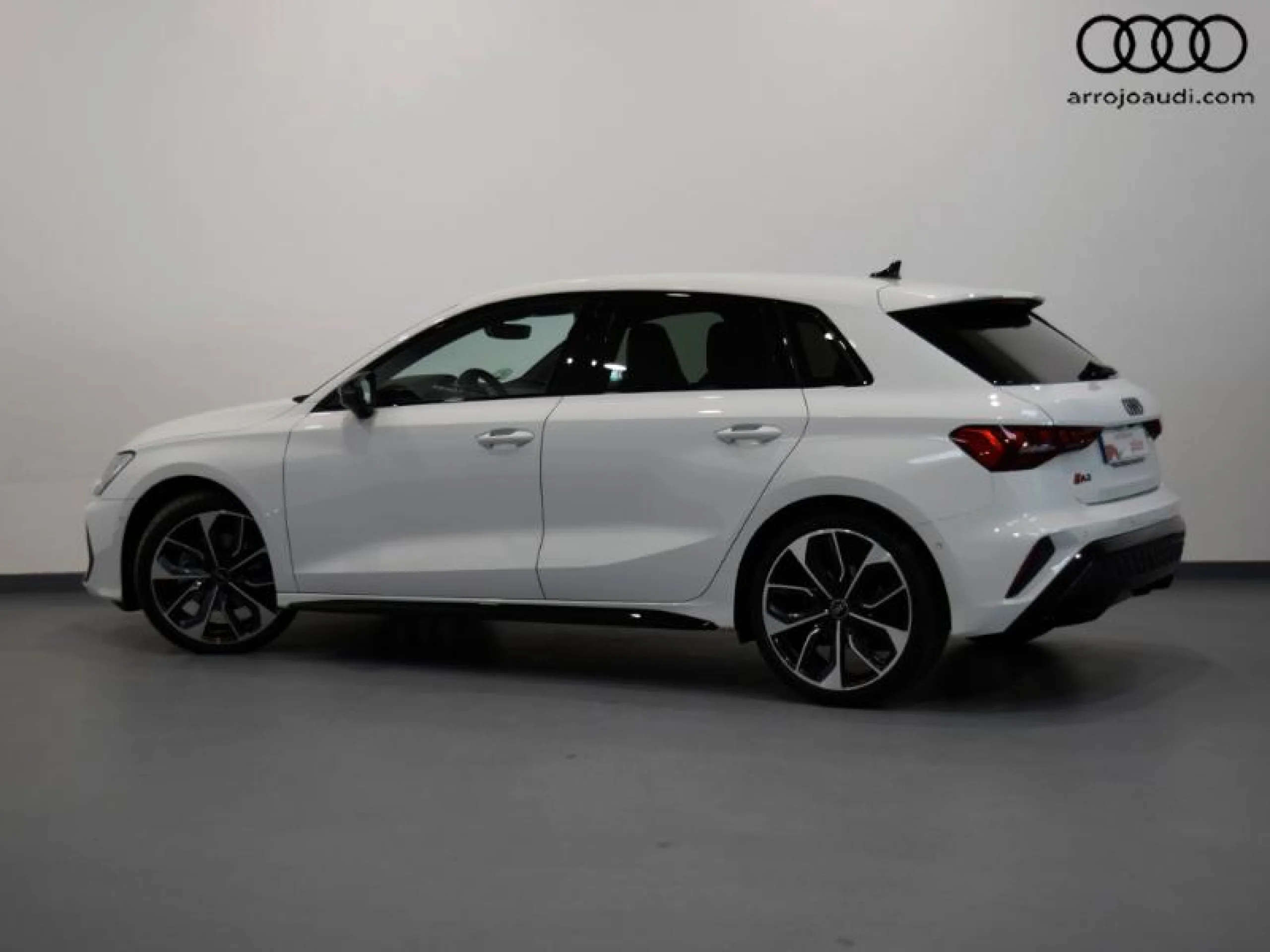 AUDI A3 SPORTBACK BLACK LINE 35 TDI 110KW S TRON - Foto 2