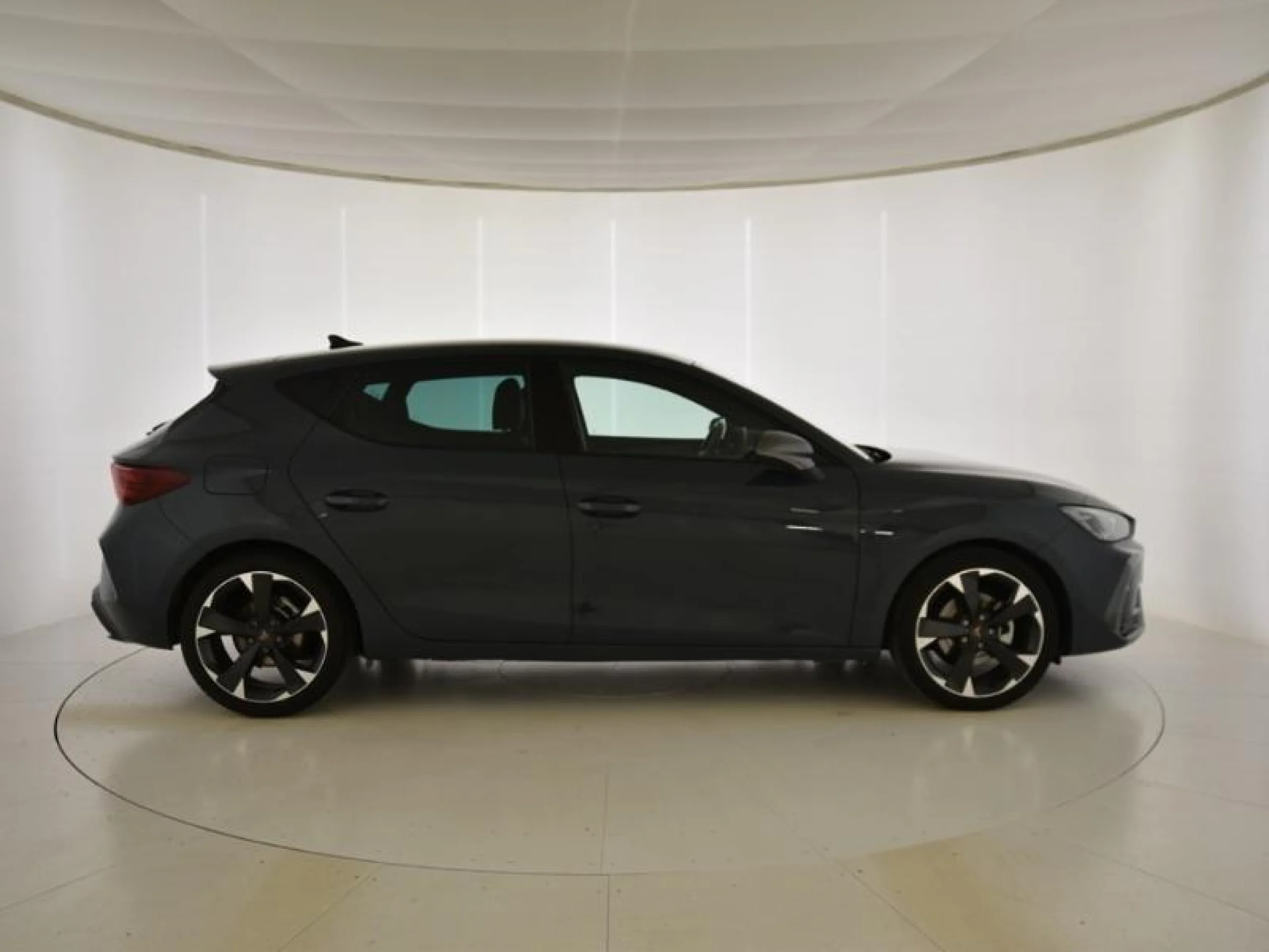 CUPRA LEON 1.5 ETSI 110KW (150CV) DSG - Foto 3