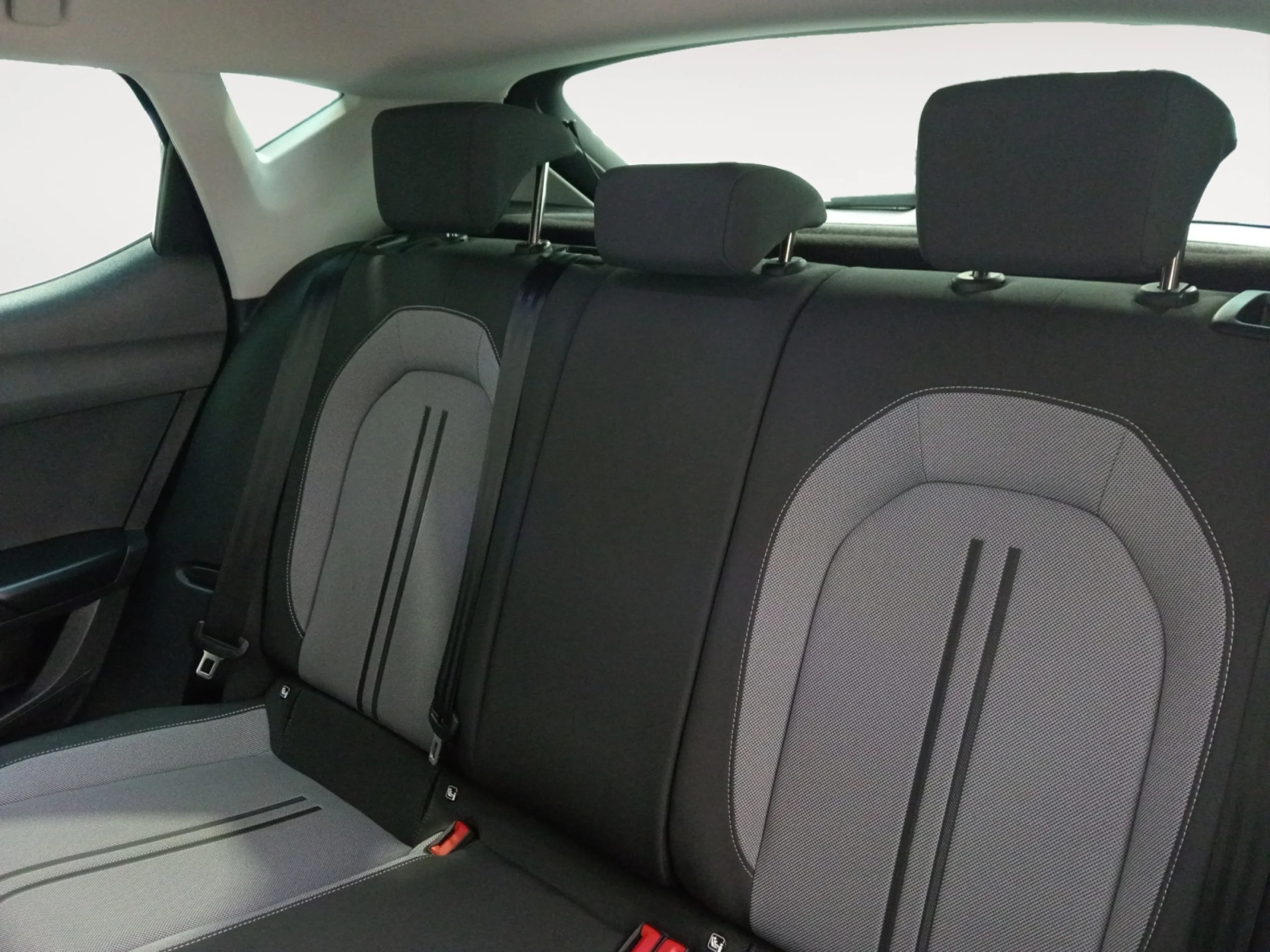 SEAT LEON 1.5 TSI 96KW S&S STYLE - Foto 6