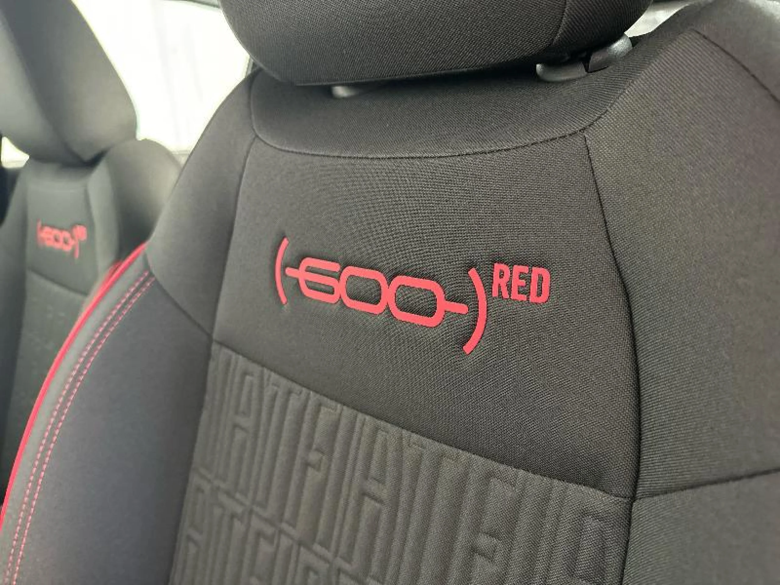 FIAT 600 600E RED 54KWH 115KW (156CV) - Foto 17