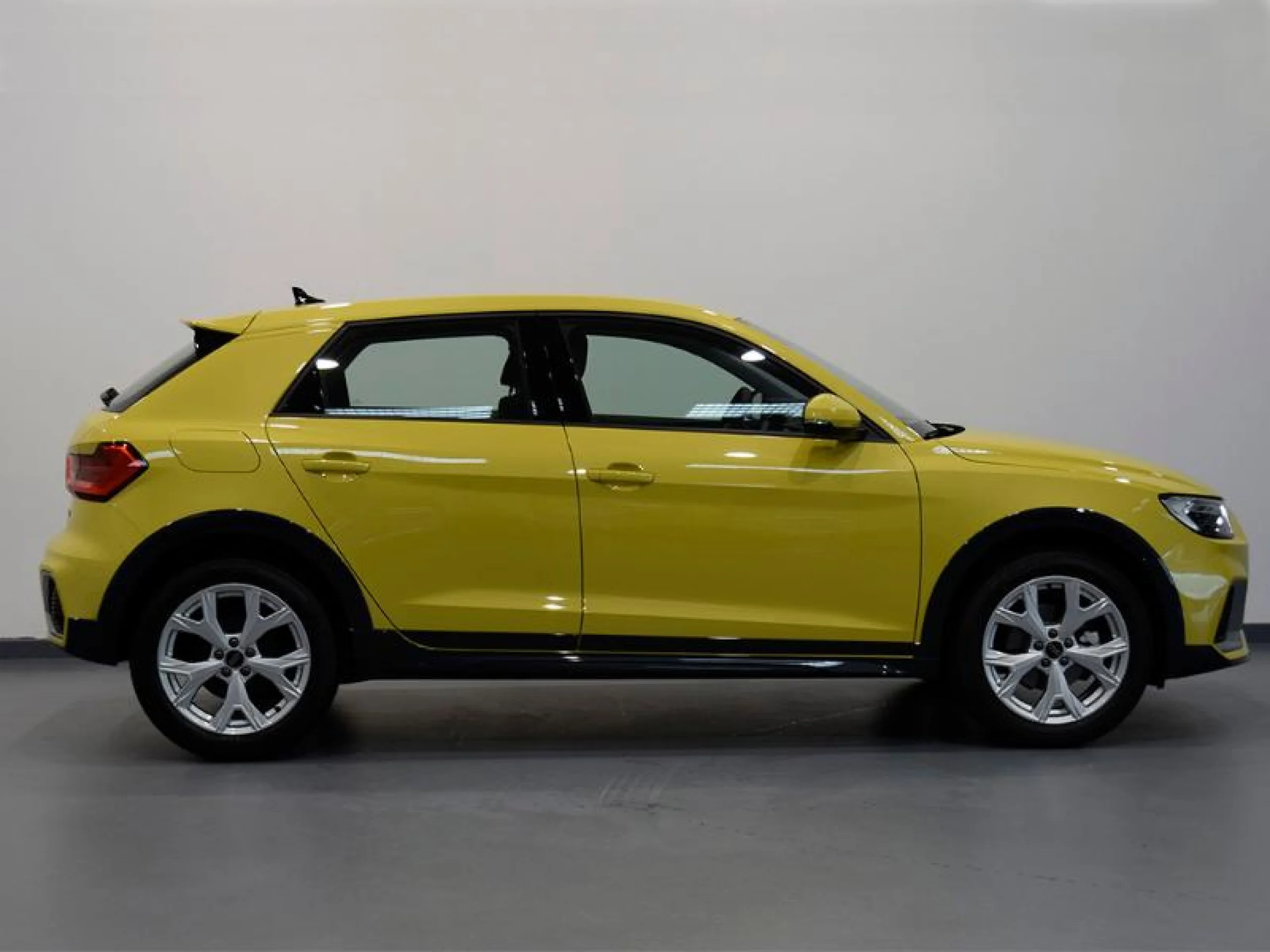 AUDI A1 ALLSTREET 25 TFSI 70KW (95CV) - Foto 3