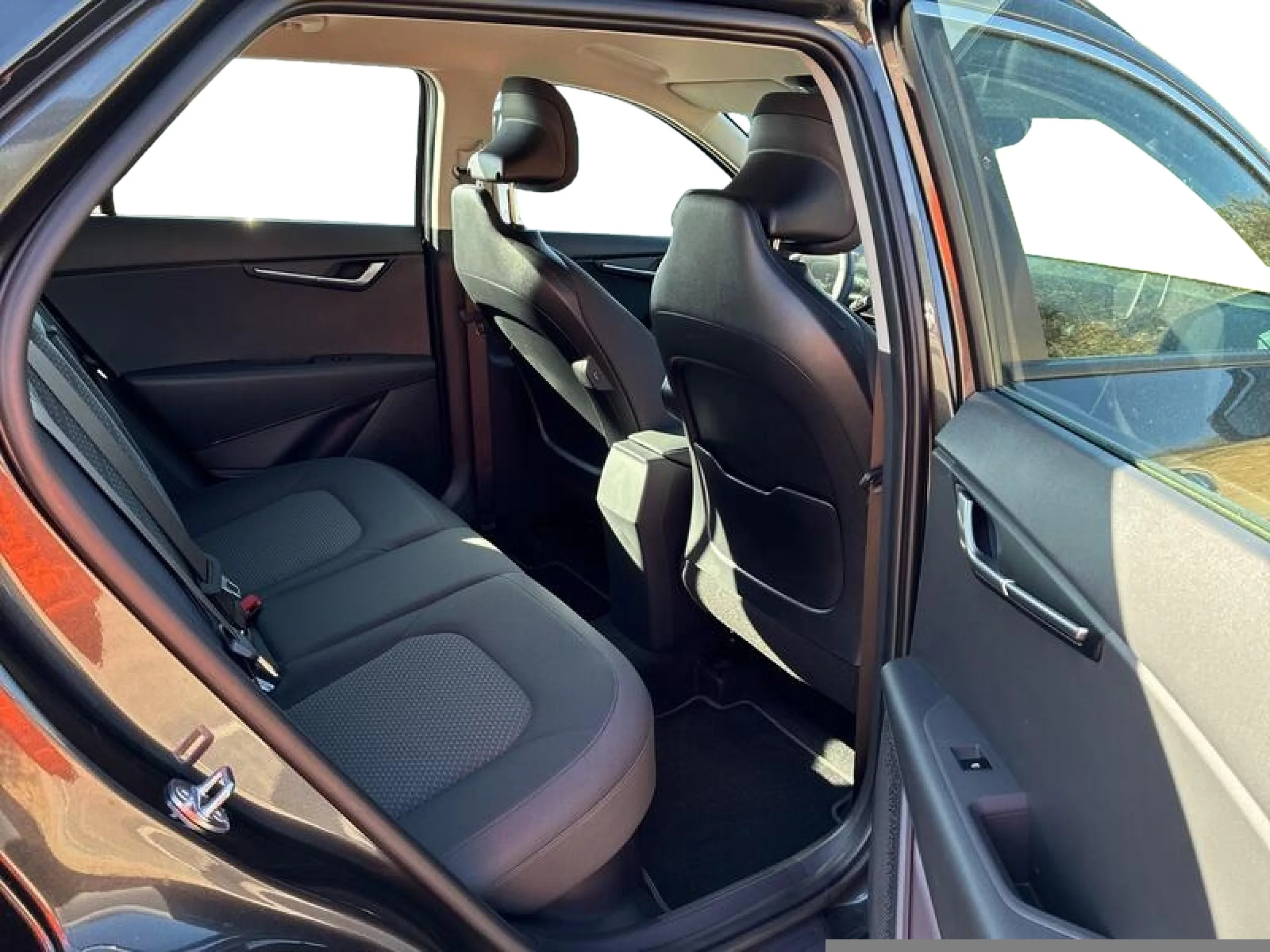 KIA Niro 1.6 GDI HEV 95KW (129CV) CONCEPT - Foto 8