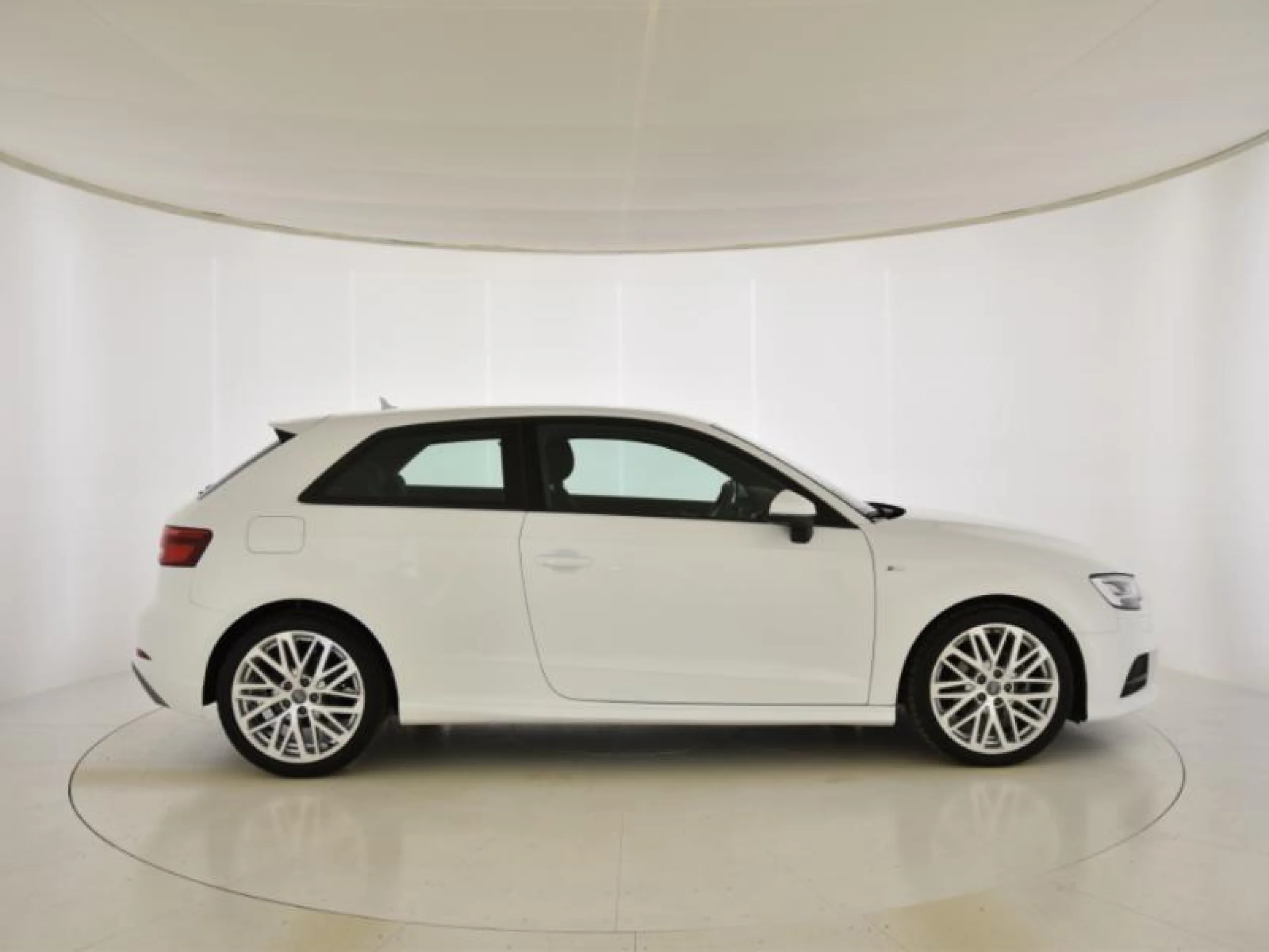 AUDI A3 S LINE EDITION 1.6 TDI - Foto 3