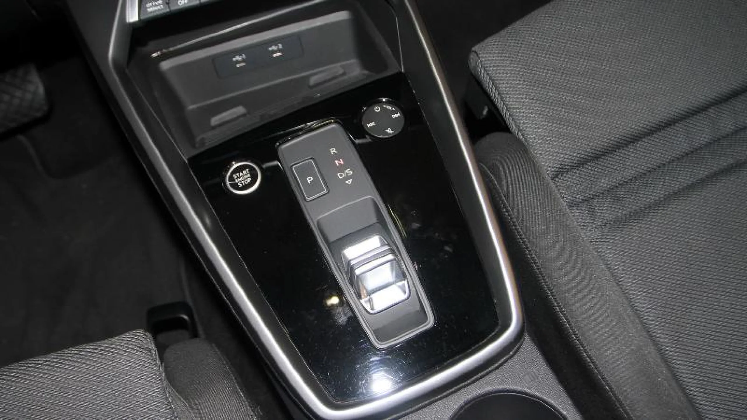 AUDI A3 SPORTBACK BLACK LINE 35 TFSI 110KW S TRO - Foto 11