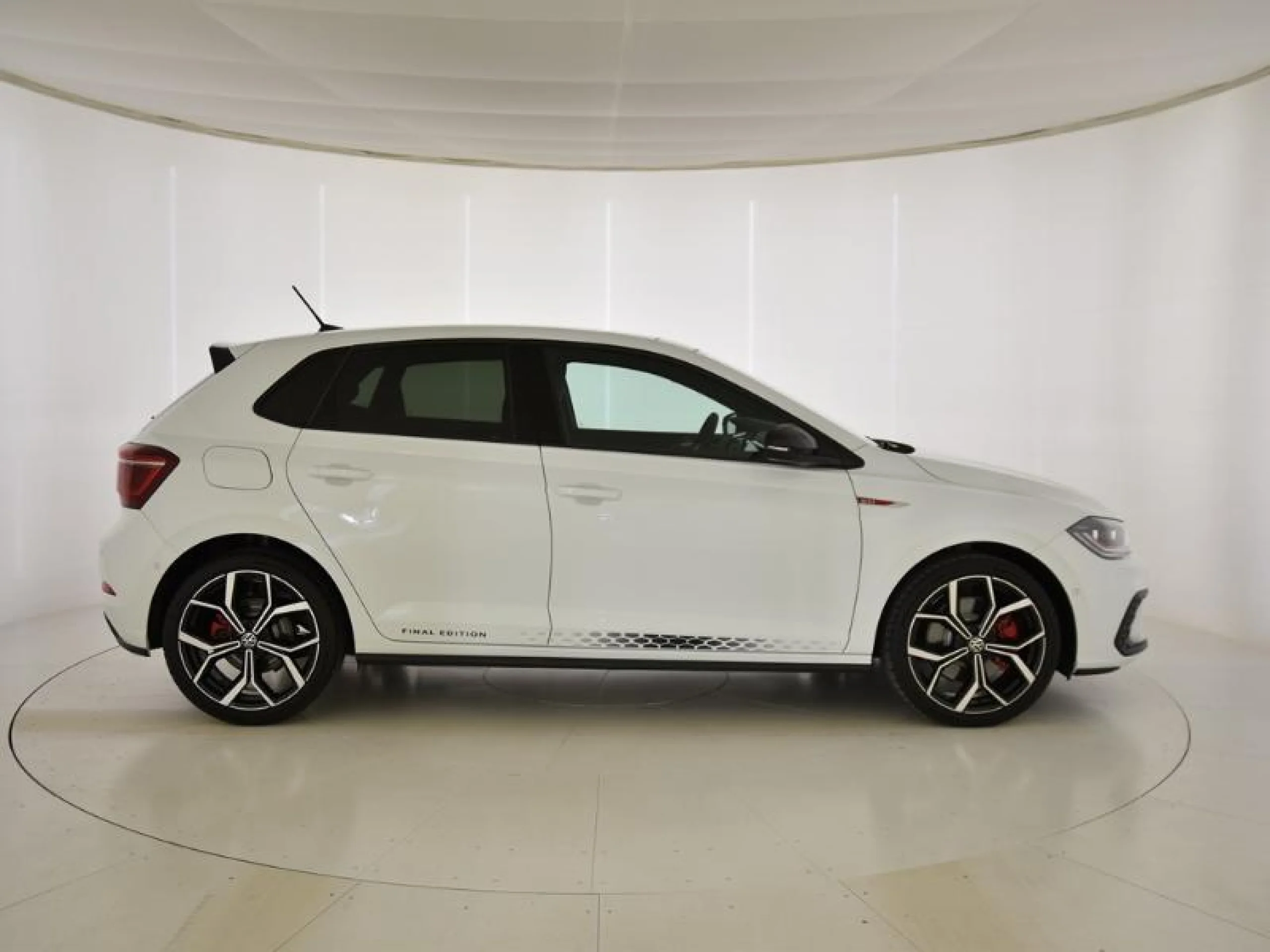 VOLKSWAGEN POLO POLO GTI FINAL EDITION   152 KW (207 CV)  AUTOMÁTICO DSG 7 VEL. - Foto 3